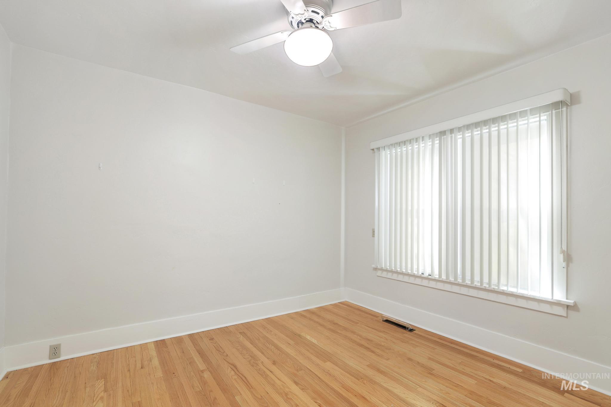 252 6th Ave E, Twin Falls, Idaho 83301, 3 Bedrooms, 2 Bathrooms, Residential For Sale, Price $325,000,MLS 98973244