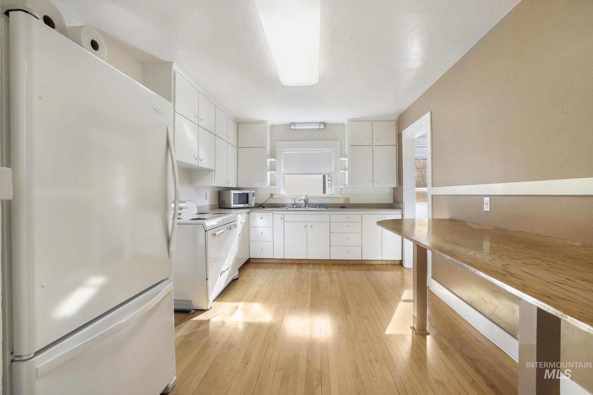 252 6th Ave E, Twin Falls, Idaho 83301, 3 Bedrooms, 2 Bathrooms, Residential For Sale, Price $325,000,MLS 98973244