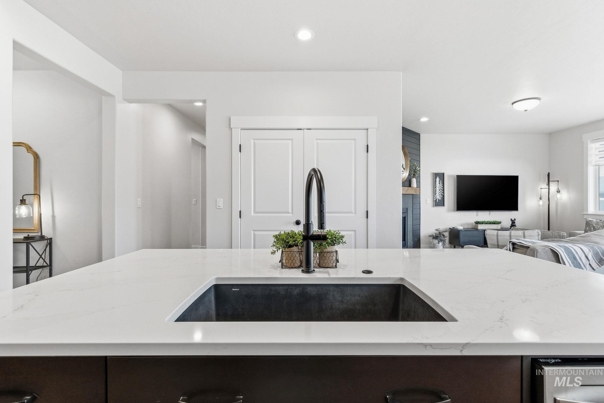 12649 S Averyon Way, Nampa, Idaho 83686, 4 Bedrooms, 2 Bathrooms, Residential For Sale, Price $469,999,MLS 98973245