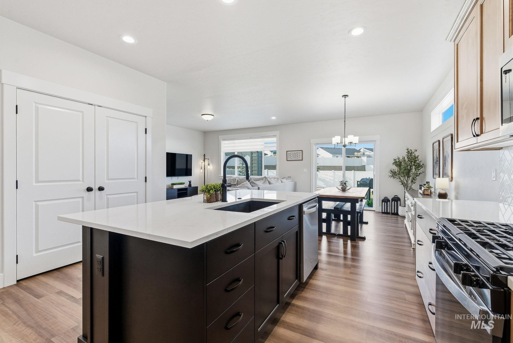 12649 S Averyon Way, Nampa, Idaho 83686, 4 Bedrooms, 2 Bathrooms, Residential For Sale, Price $469,999,MLS 98973245