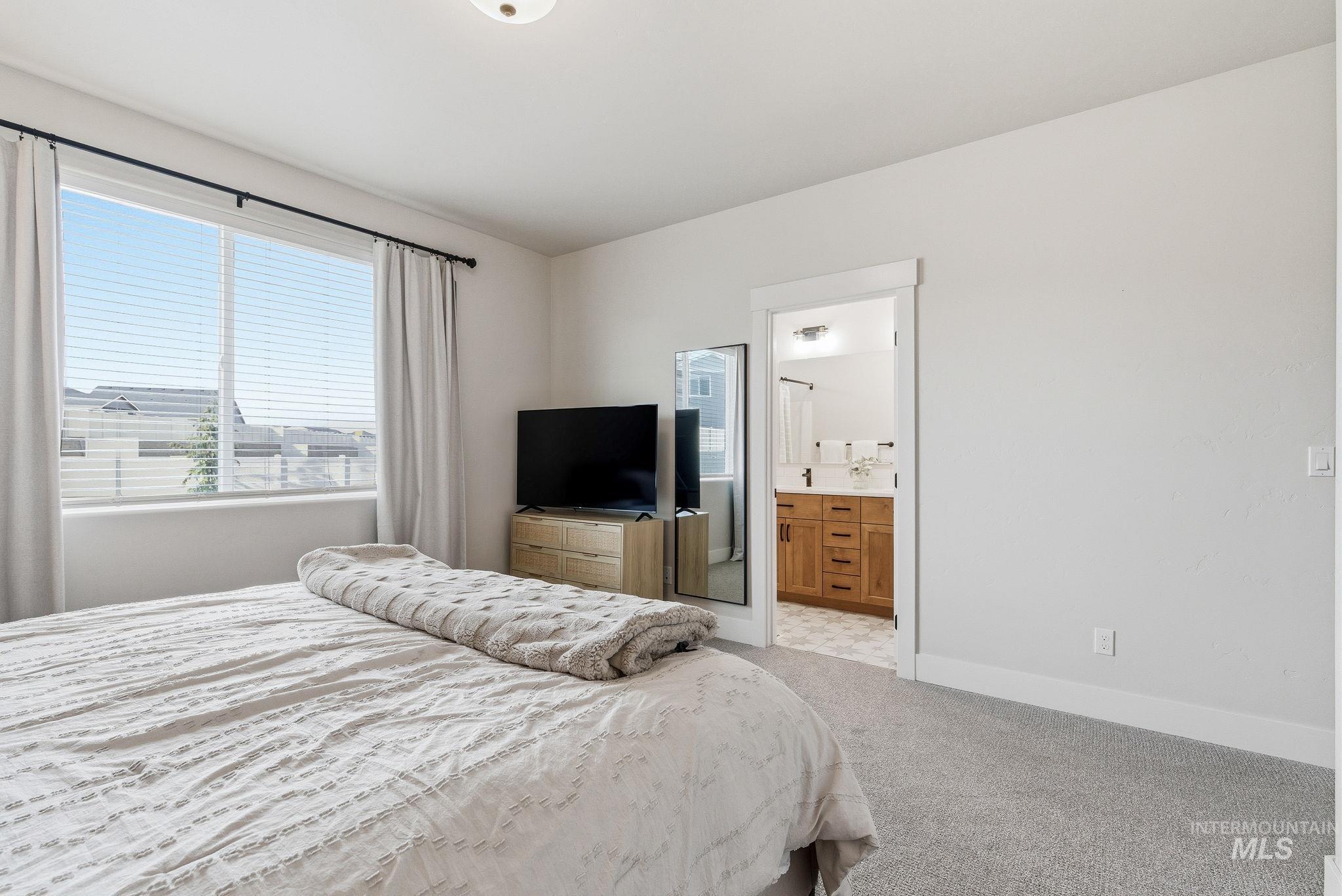 12649 S Averyon Way, Nampa, Idaho 83686, 4 Bedrooms, 2 Bathrooms, Residential For Sale, Price $469,999,MLS 98973245