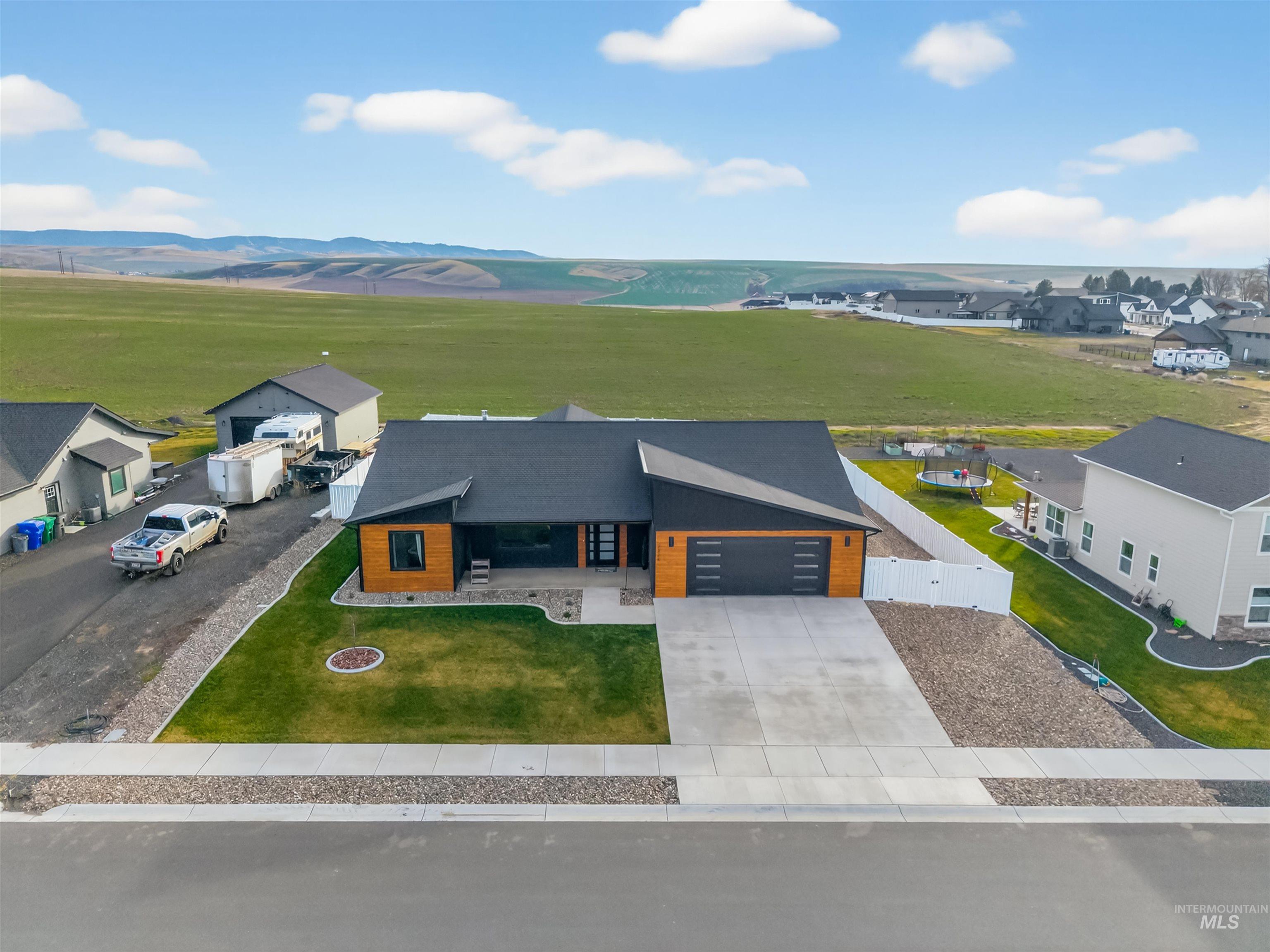 2226 Powers Drive, Lewiston, Idaho 83501, 3 Bedrooms, 2 Bathrooms, Residential For Sale, Price $634,000,MLS 98973246