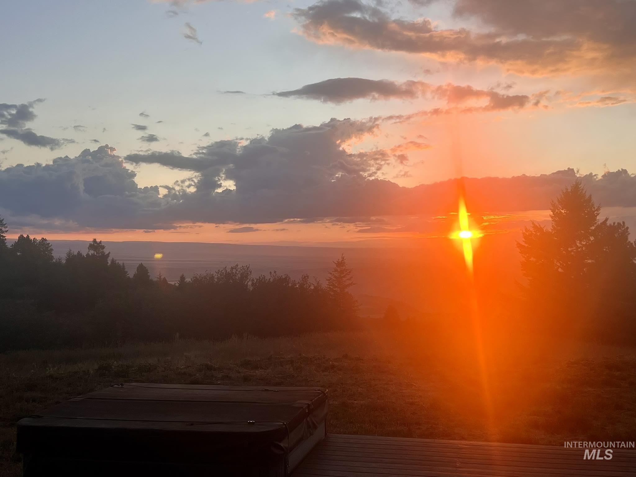 19378 Homestead Loop, Lewiston, Idaho 83501, 3 Bedrooms, 2 Bathrooms, Residential For Sale, Price $785,000, 98973247