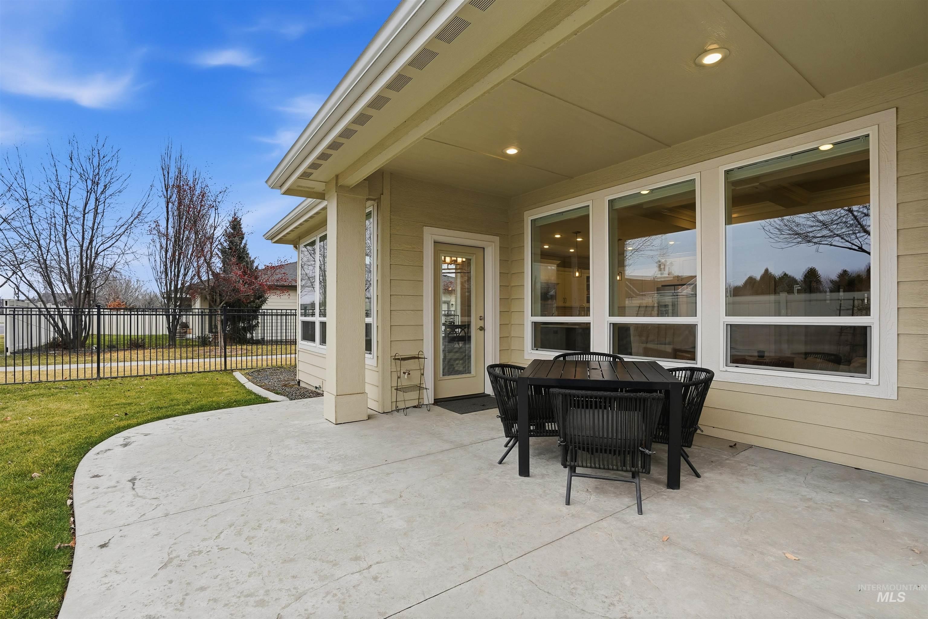 3234 S Wallberg Ave, Eagle, Idaho 83616, 3 Bedrooms, 2 Bathrooms, Residential For Sale, Price $614,900,MLS 98973248