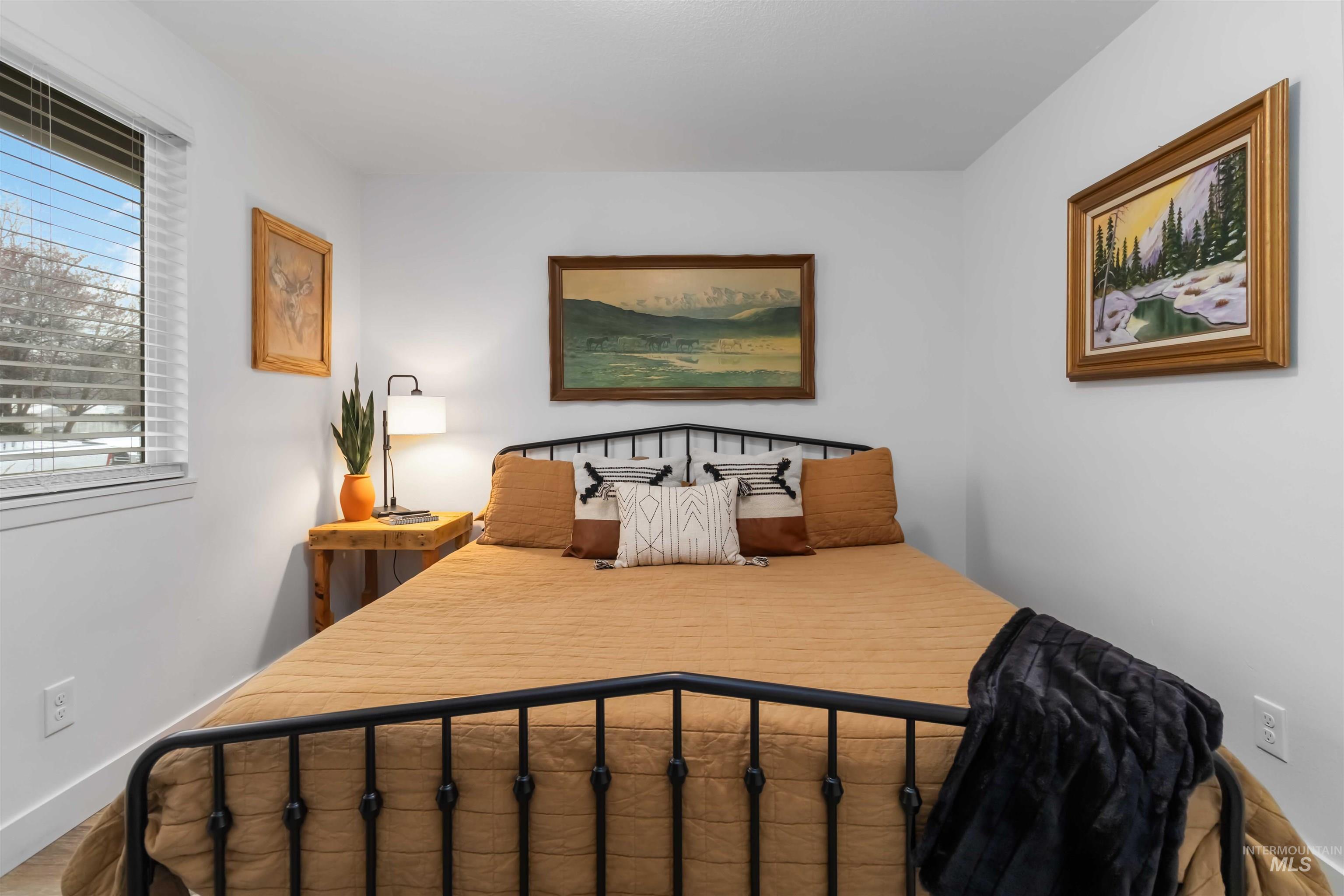 2554 N Hampton Ave, Boise, Idaho 83704-6765, 2 Bedrooms, 1 Bathroom, Residential For Sale, Price $372,900,MLS 98973249