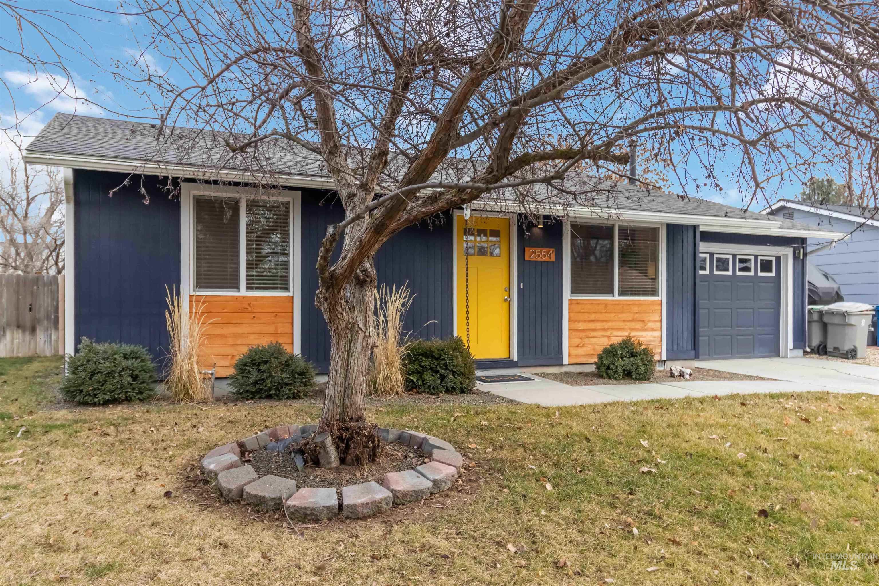 2554 N Hampton Ave, Boise, Idaho 83704-6765, 2 Bedrooms, 1 Bathroom, Residential For Sale, Price $372,900,MLS 98973249