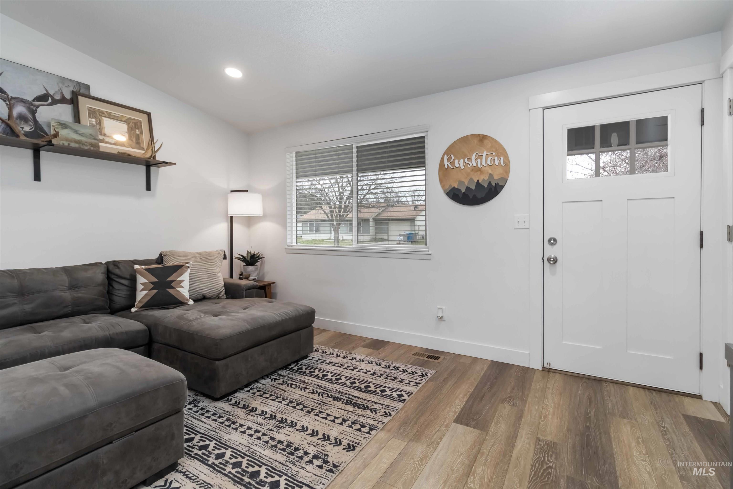 2554 N Hampton Ave, Boise, Idaho 83704-6765, 2 Bedrooms, 1 Bathroom, Residential For Sale, Price $372,900,MLS 98973249