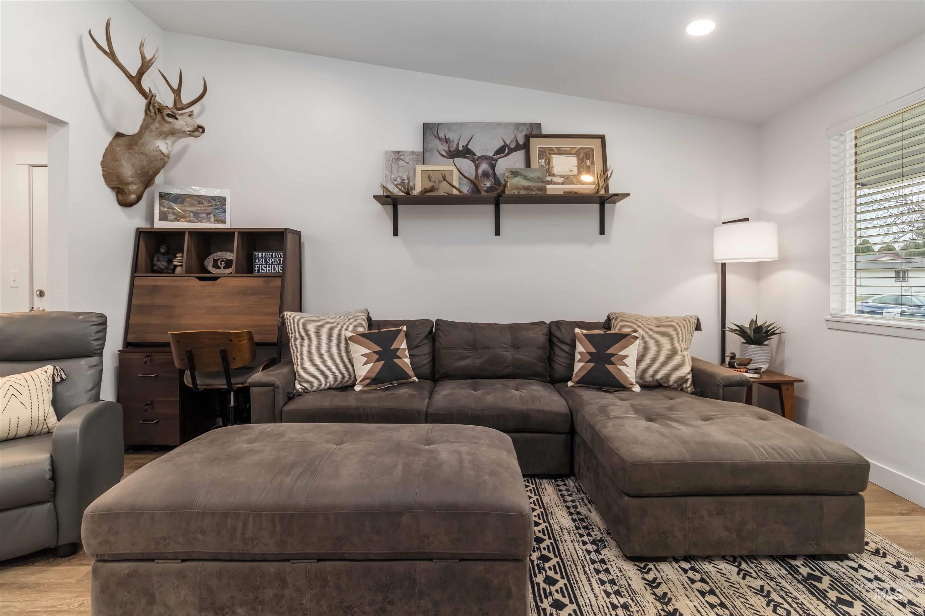 2554 N Hampton Ave, Boise, Idaho 83704-6765, 2 Bedrooms, 1 Bathroom, Residential For Sale, Price $372,900,MLS 98973249