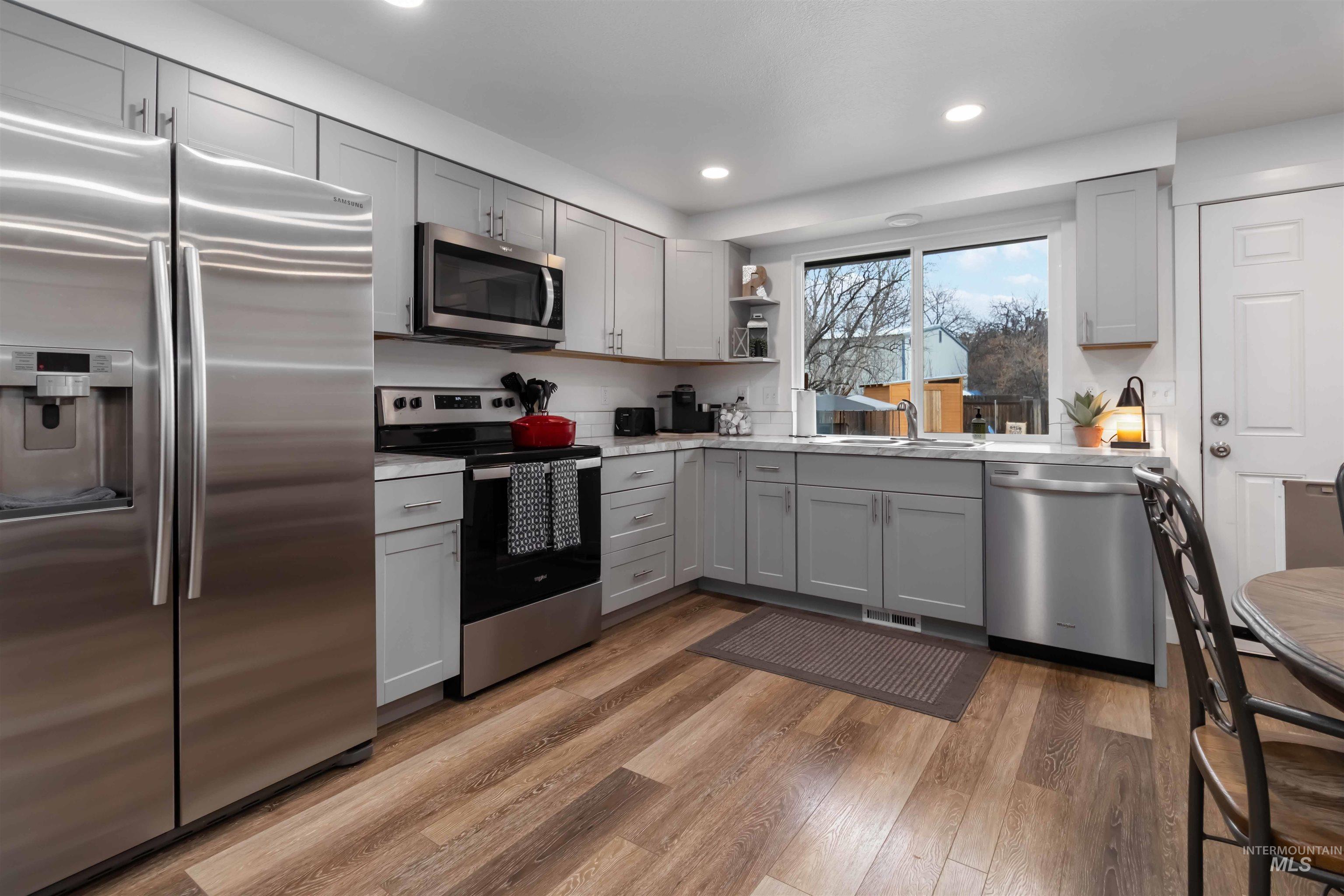 2554 N Hampton Ave, Boise, Idaho 83704-6765, 2 Bedrooms, 1 Bathroom, Residential For Sale, Price $372,900,MLS 98973249