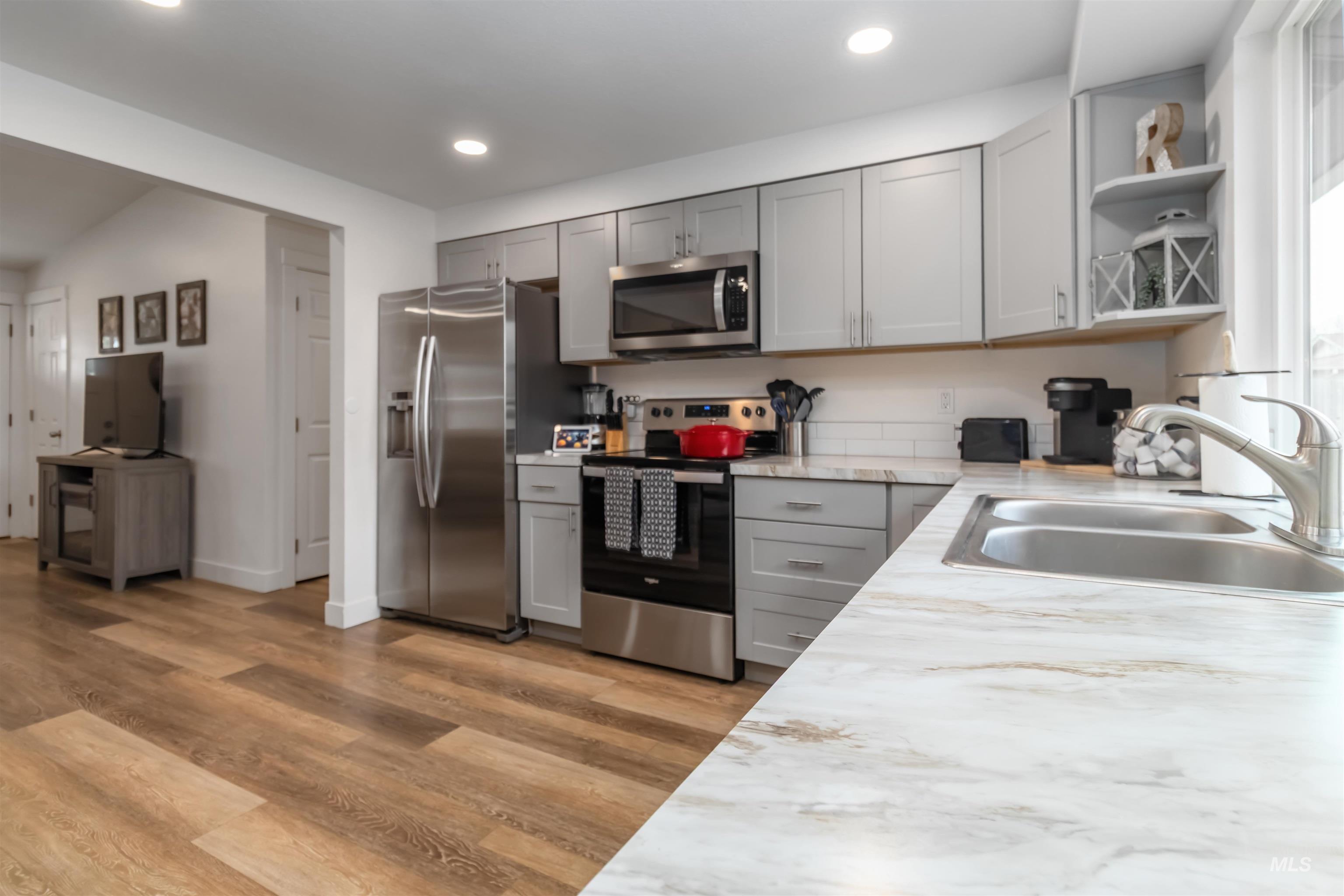 2554 N Hampton Ave, Boise, Idaho 83704-6765, 2 Bedrooms, 1 Bathroom, Residential For Sale, Price $372,900,MLS 98973249