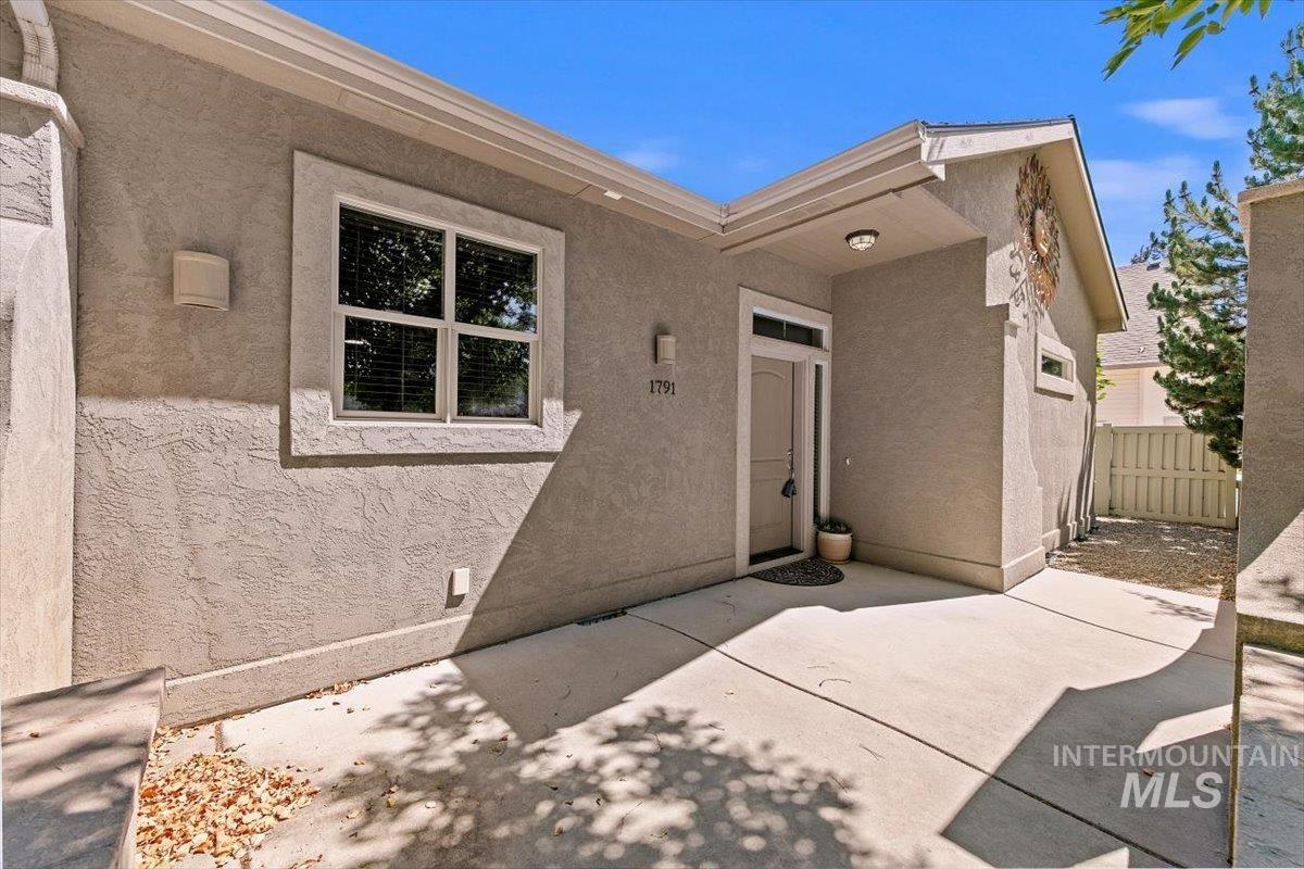 1791 Horse Creek Ct., Meridian, Idaho 83642, 3 Bedrooms, 2 Bathrooms, Residential For Sale, Price $449,000, 98973250