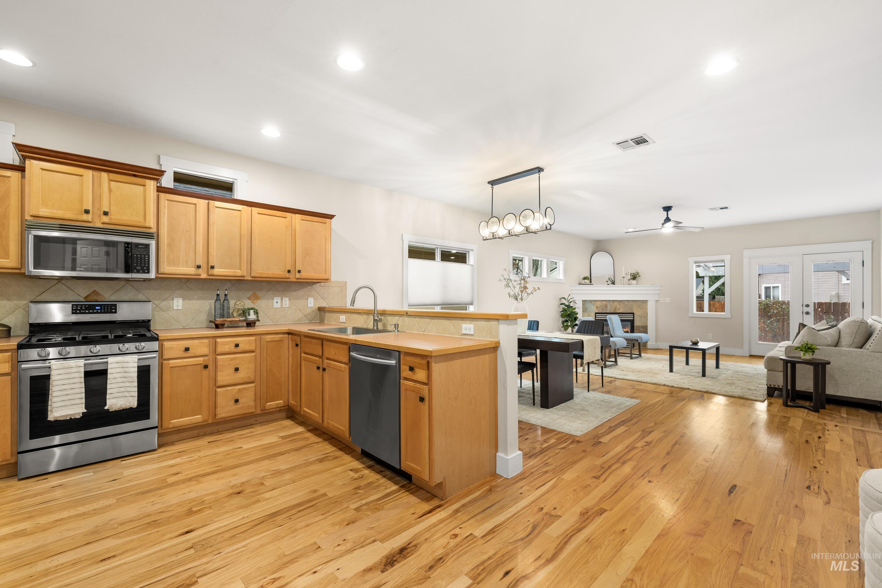 4730 N Hacienda Ave, Boise, Idaho 83703, 3 Bedrooms, 2 Bathrooms, Residential For Sale, Price $465,000,MLS 98973252