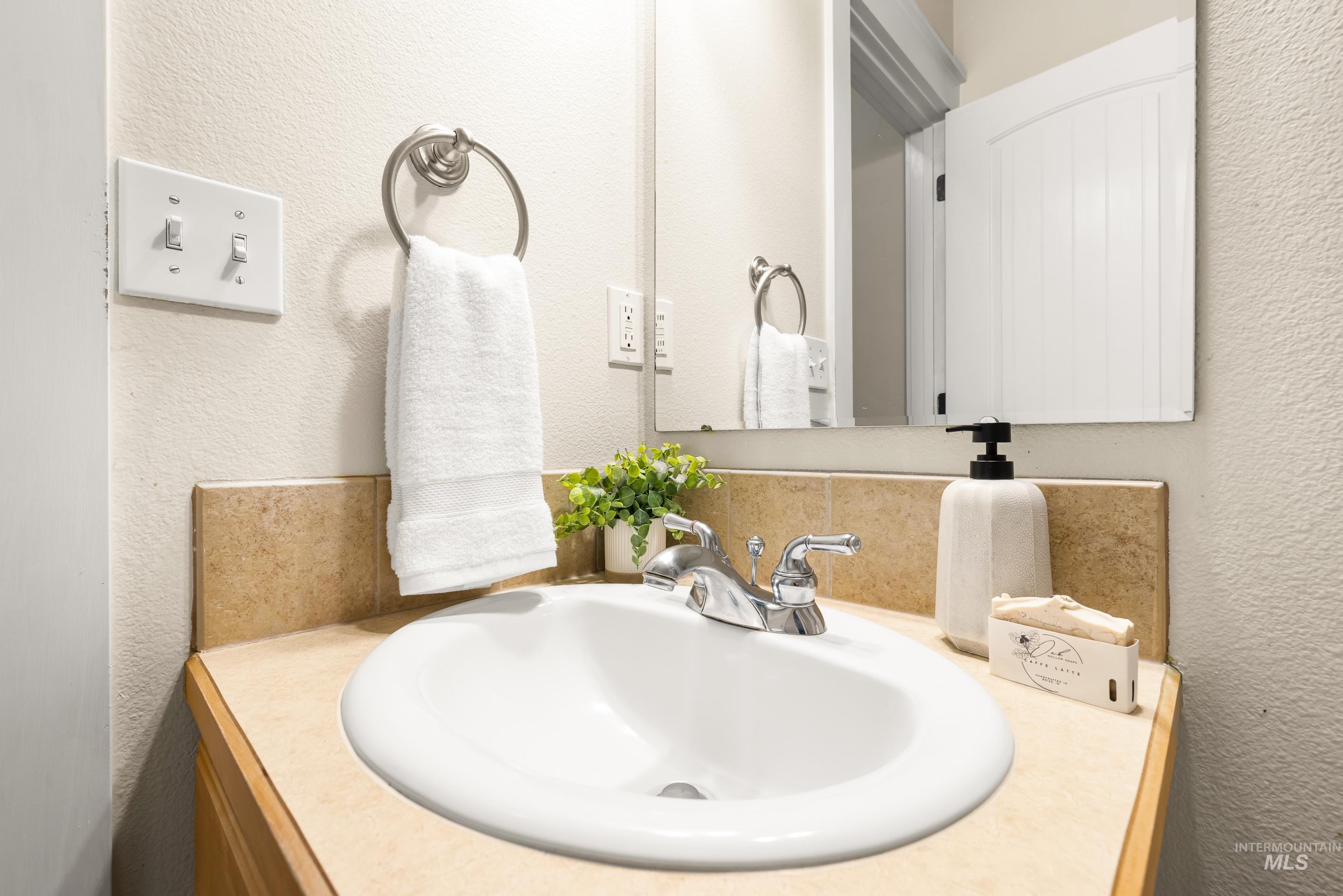 4730 N Hacienda Ave, Boise, Idaho 83703, 3 Bedrooms, 2 Bathrooms, Residential For Sale, Price $465,000,MLS 98973252