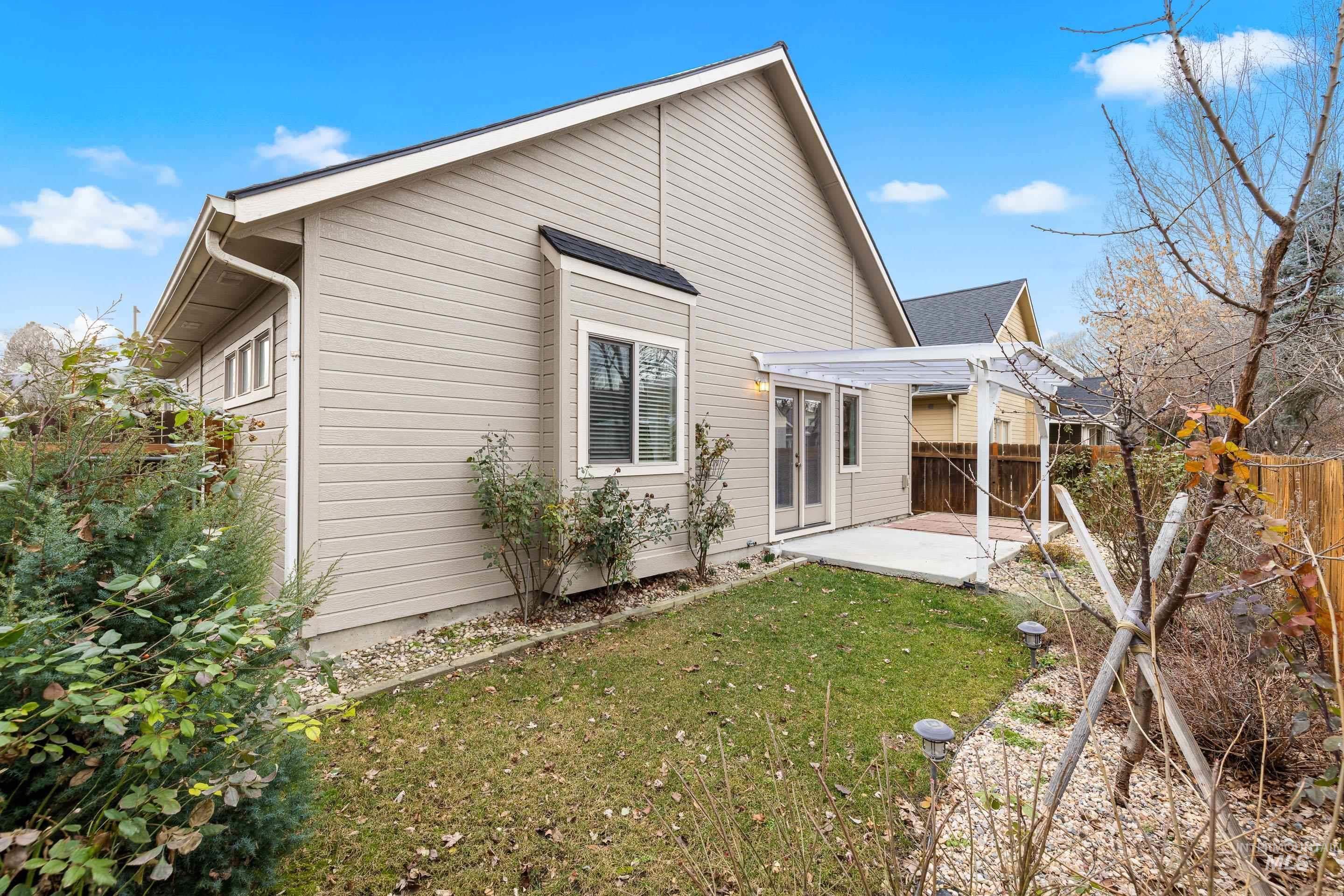 4730 N Hacienda Ave, Boise, Idaho 83703, 3 Bedrooms, 2 Bathrooms, Residential For Sale, Price $465,000,MLS 98973252