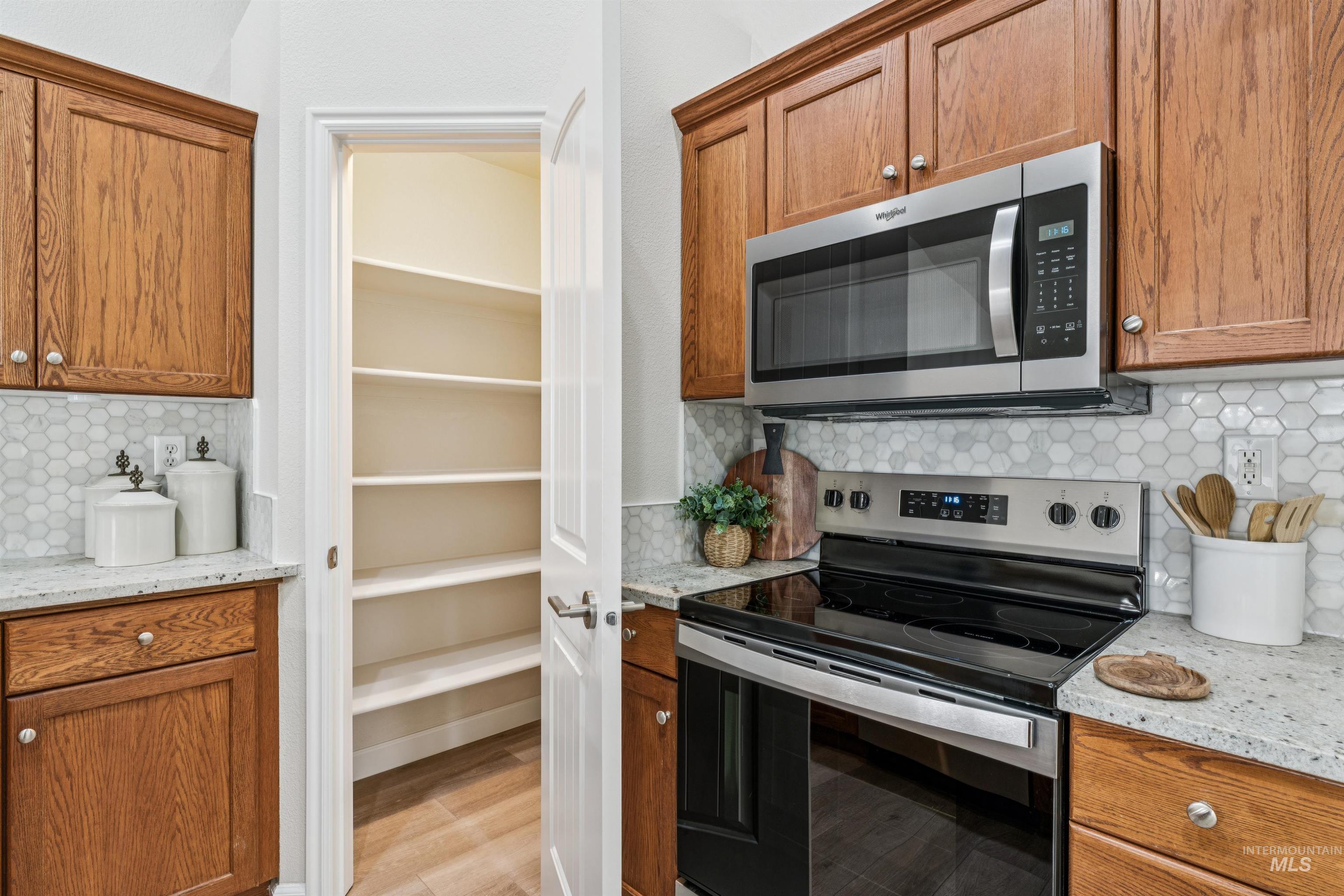 8070 W Penny Lane, Garden City, Idaho 83714, 2 Bedrooms, 2 Bathrooms, Residential For Sale, Price $408,900, 98973253