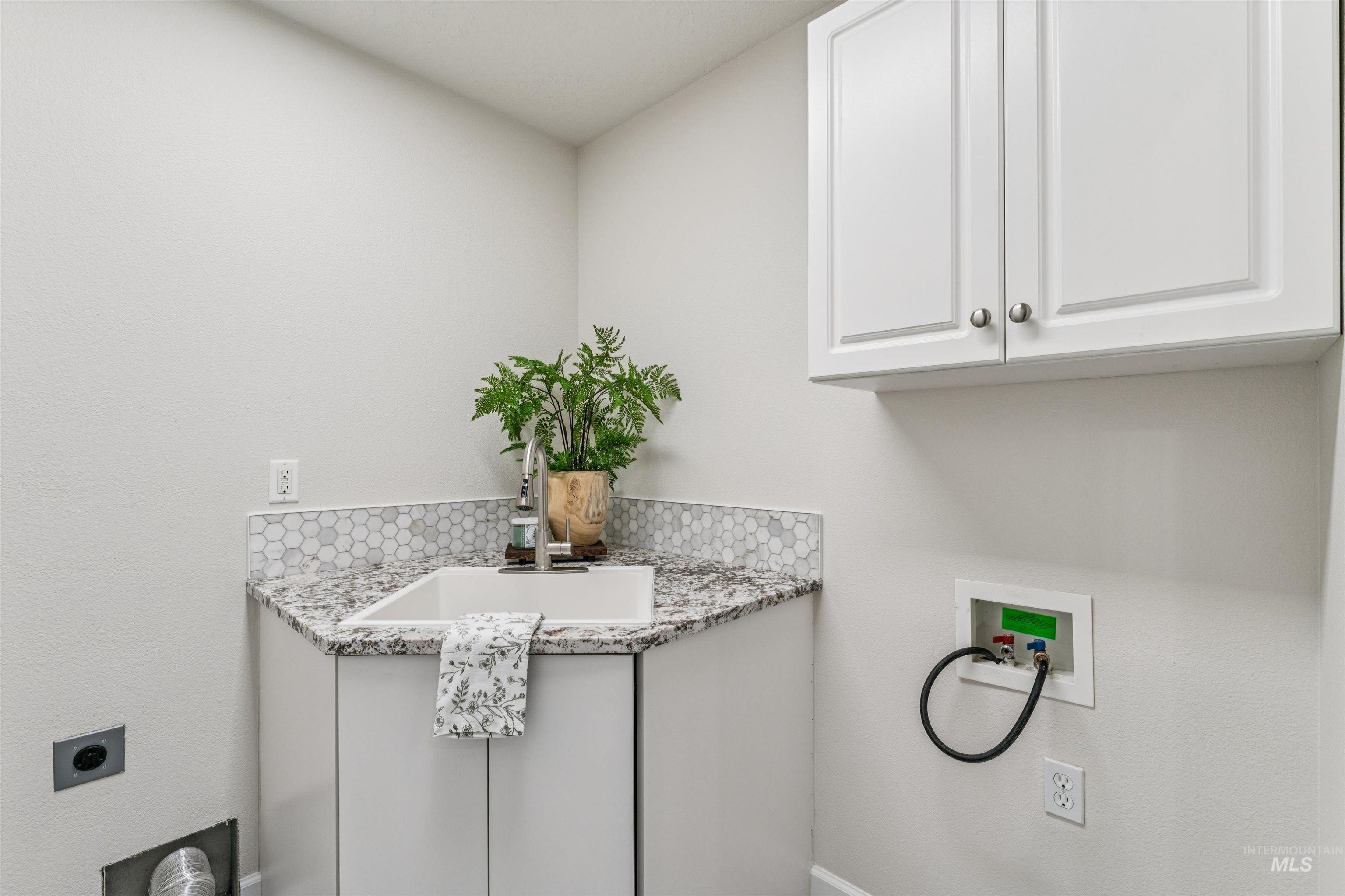 8070 W Penny Lane, Garden City, Idaho 83714, 2 Bedrooms, 2 Bathrooms, Residential For Sale, Price $408,900, 98973253