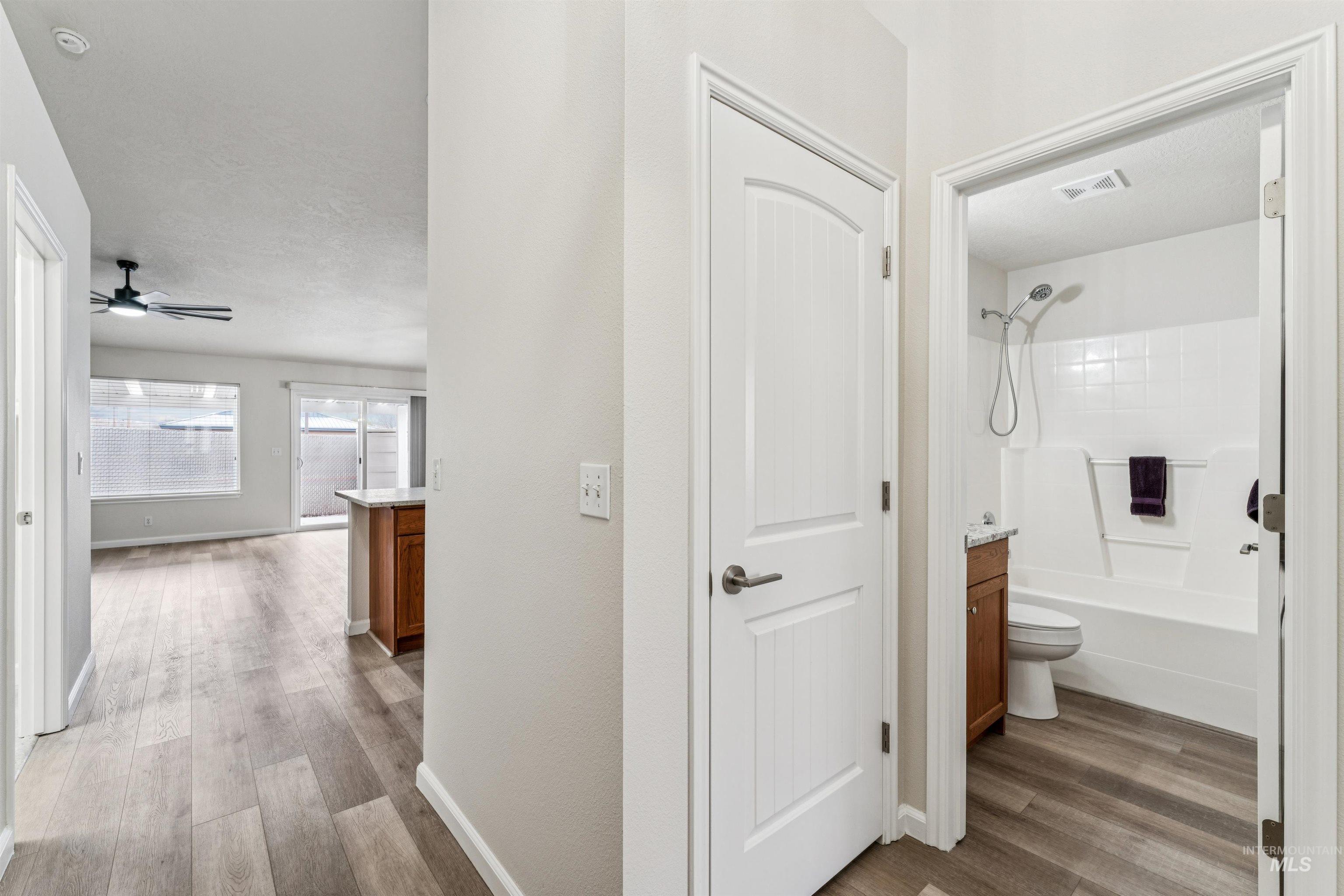 8070 W Penny Lane, Garden City, Idaho 83714, 2 Bedrooms, 2 Bathrooms, Residential For Sale, Price $408,900, 98973253