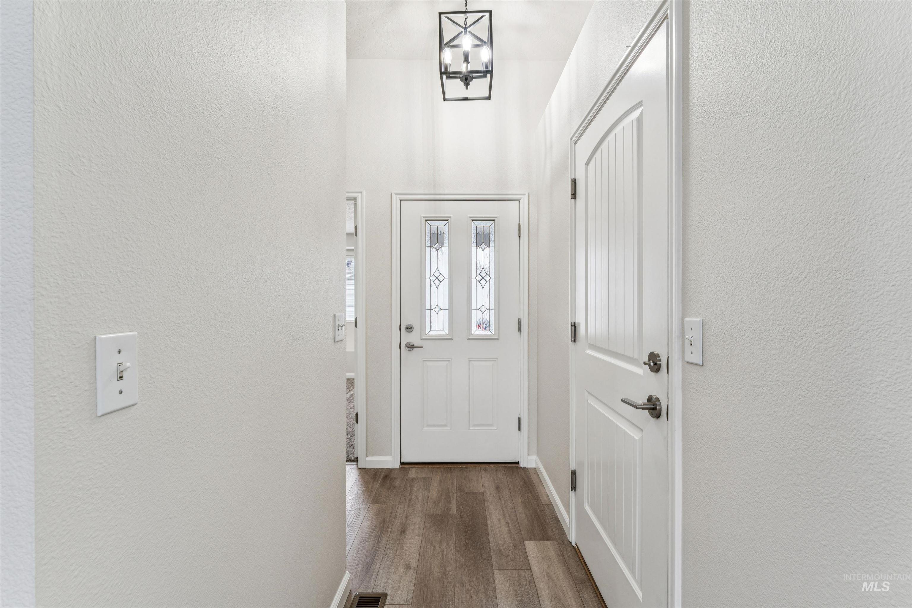 8070 W Penny Lane, Garden City, Idaho 83714, 2 Bedrooms, 2 Bathrooms, Residential For Sale, Price $408,900, 98973253