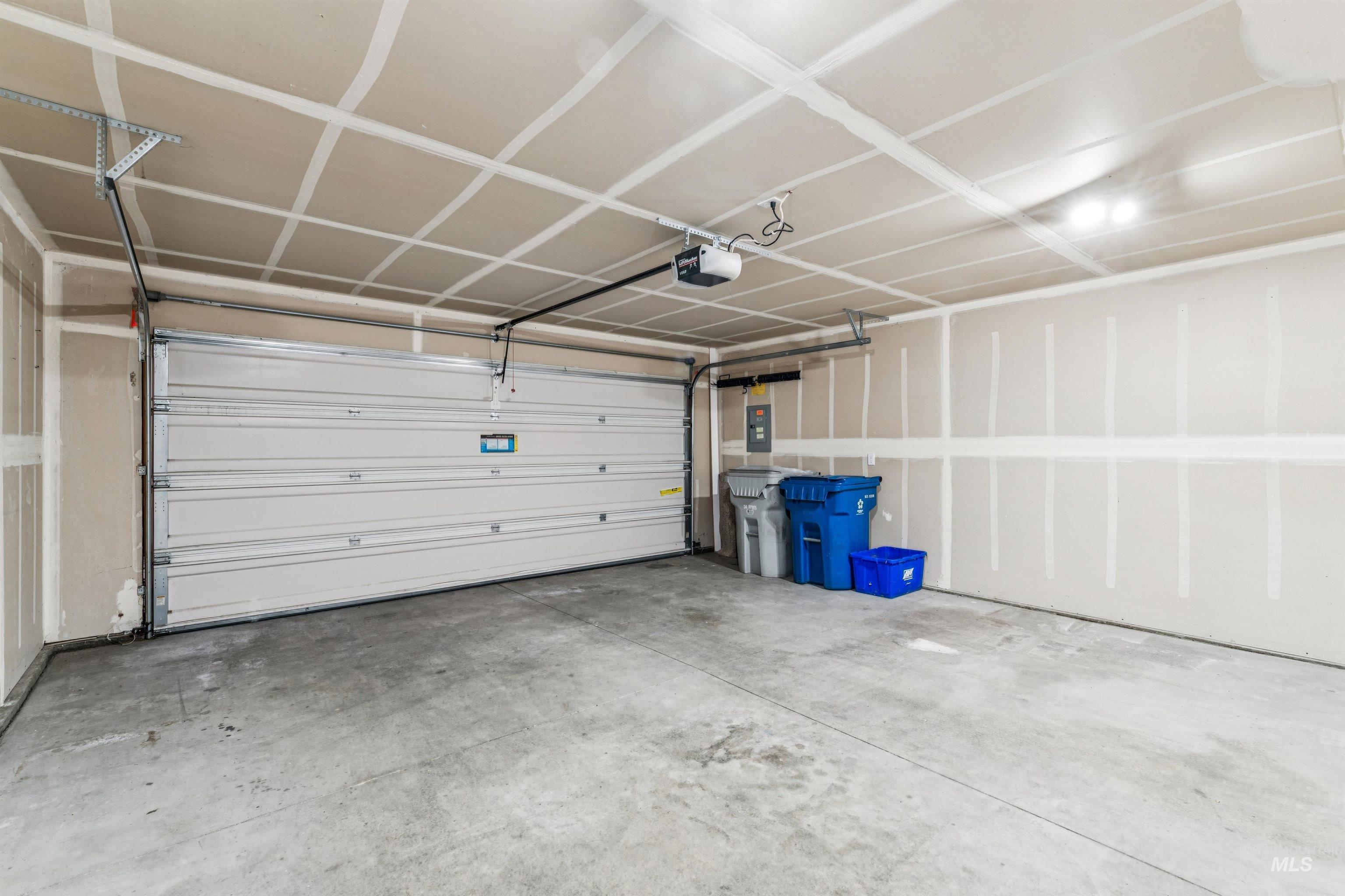 8070 W Penny Lane, Garden City, Idaho 83714, 2 Bedrooms, 2 Bathrooms, Residential For Sale, Price $408,900, 98973253