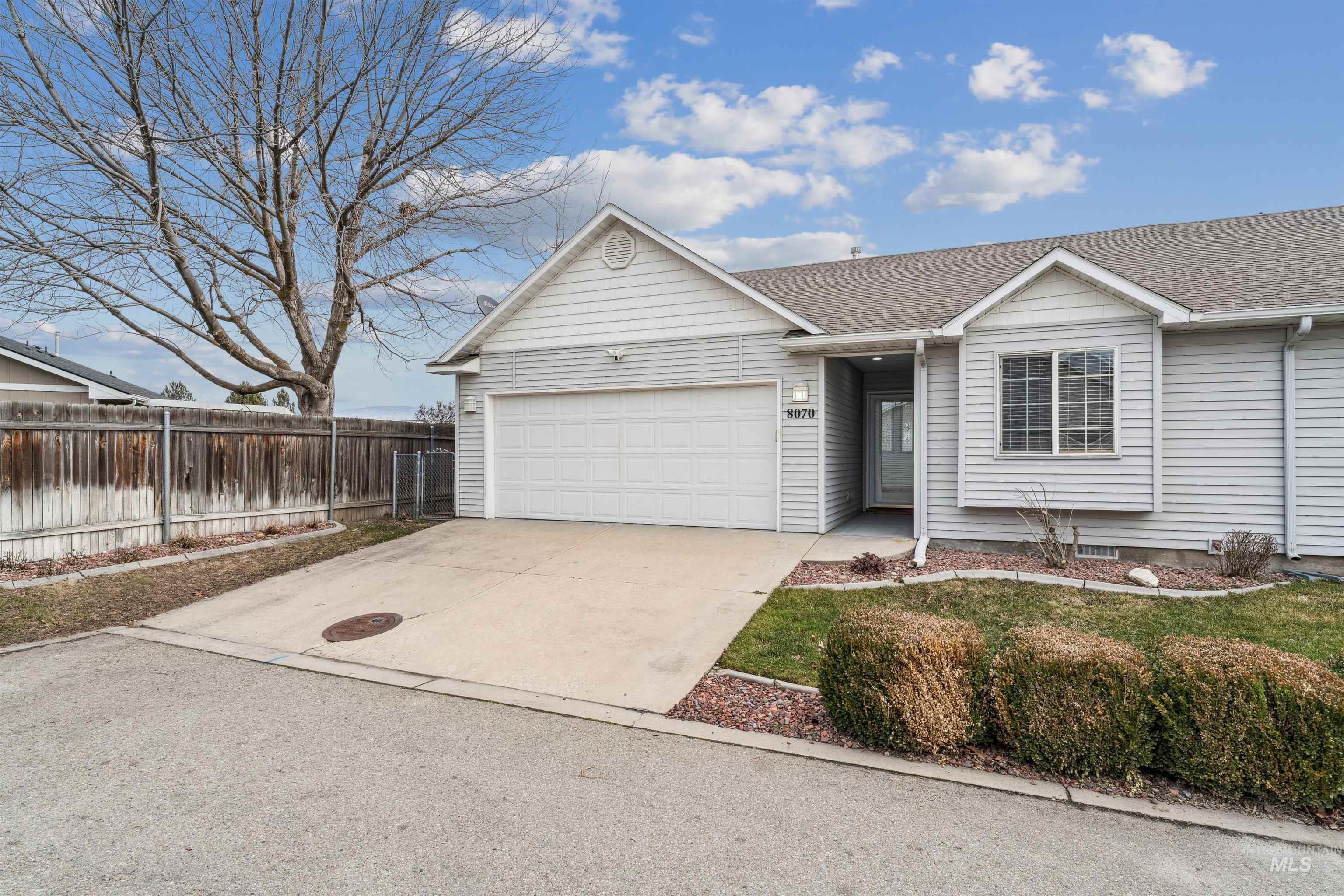 8070 W Penny Lane, Garden City, Idaho 83714, 2 Bedrooms, 2 Bathrooms, Residential For Sale, Price $408,900, 98973253