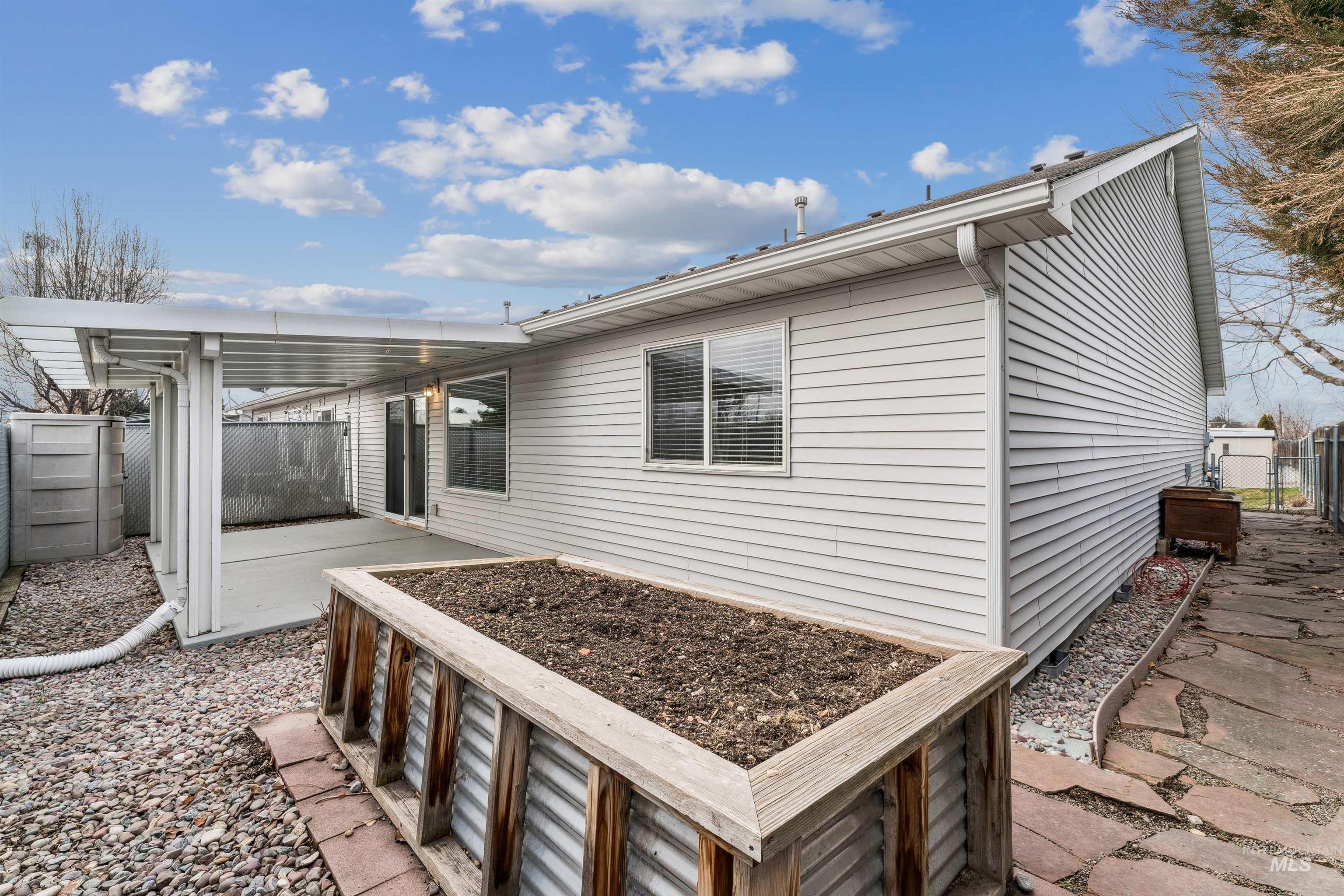 8070 W Penny Lane, Garden City, Idaho 83714, 2 Bedrooms, 2 Bathrooms, Residential For Sale, Price $408,900, 98973253