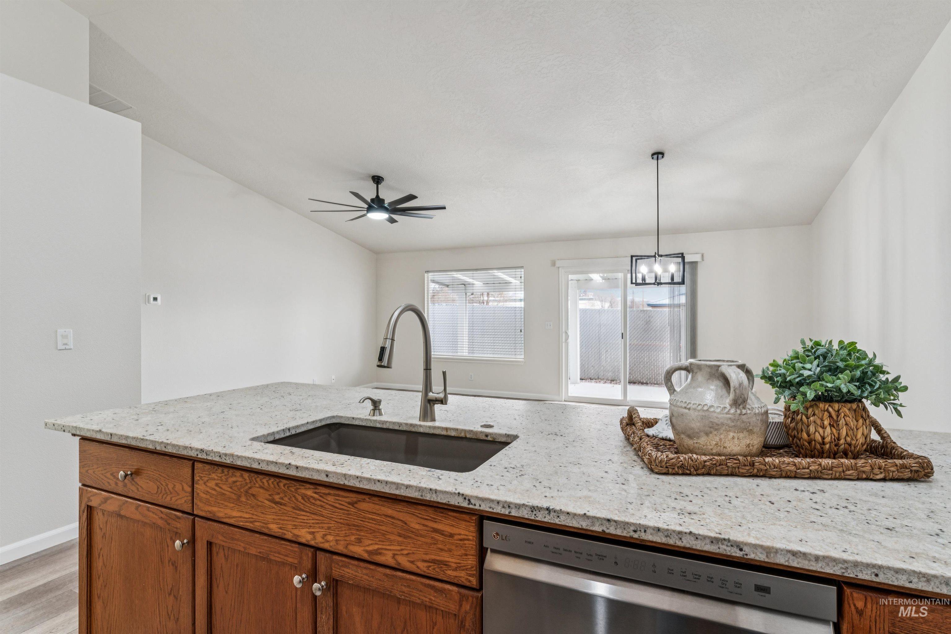 8070 W Penny Lane, Garden City, Idaho 83714, 2 Bedrooms, 2 Bathrooms, Residential For Sale, Price $408,900, 98973253