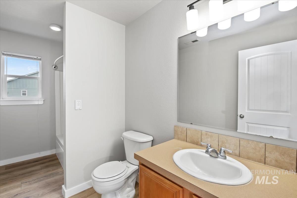 8972 W Candleston Ln, Boise, Idaho 83709, 3 Bedrooms, 2 Bathrooms, Residential For Sale, Price $309,900,MLS 98973257