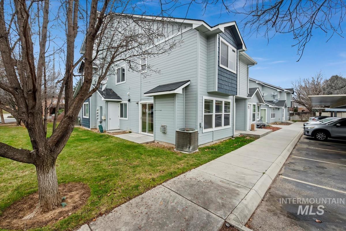 8972 W Candleston Ln, Boise, Idaho 83709, 3 Bedrooms, 2 Bathrooms, Residential For Sale, Price $309,900,MLS 98973257