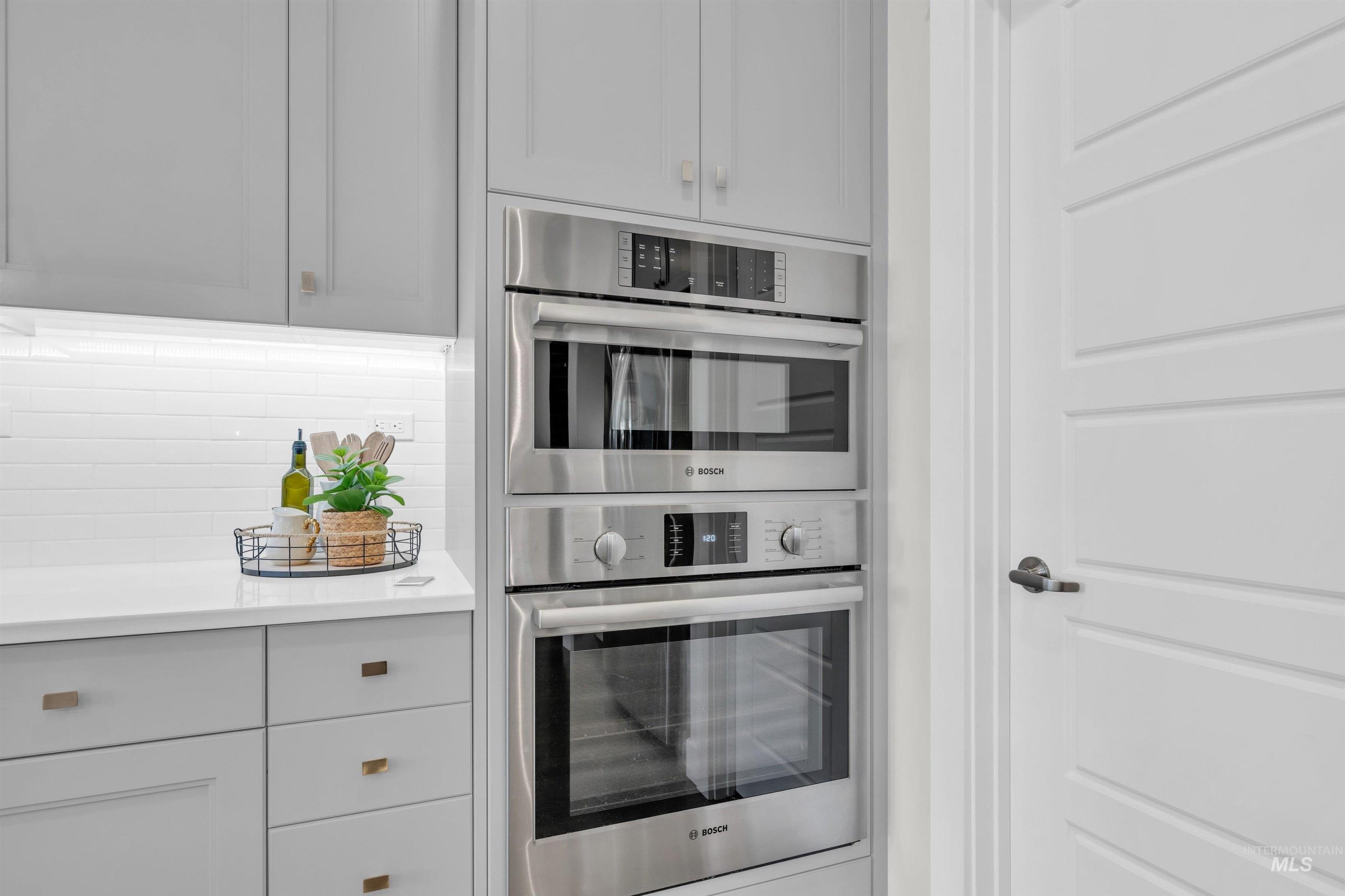 5717 N Fairborn Avenue, Meridian, Idaho 83646, 4 Bedrooms, 2.5 Bathrooms, Residential For Sale, Price $798,000,MLS 98973261