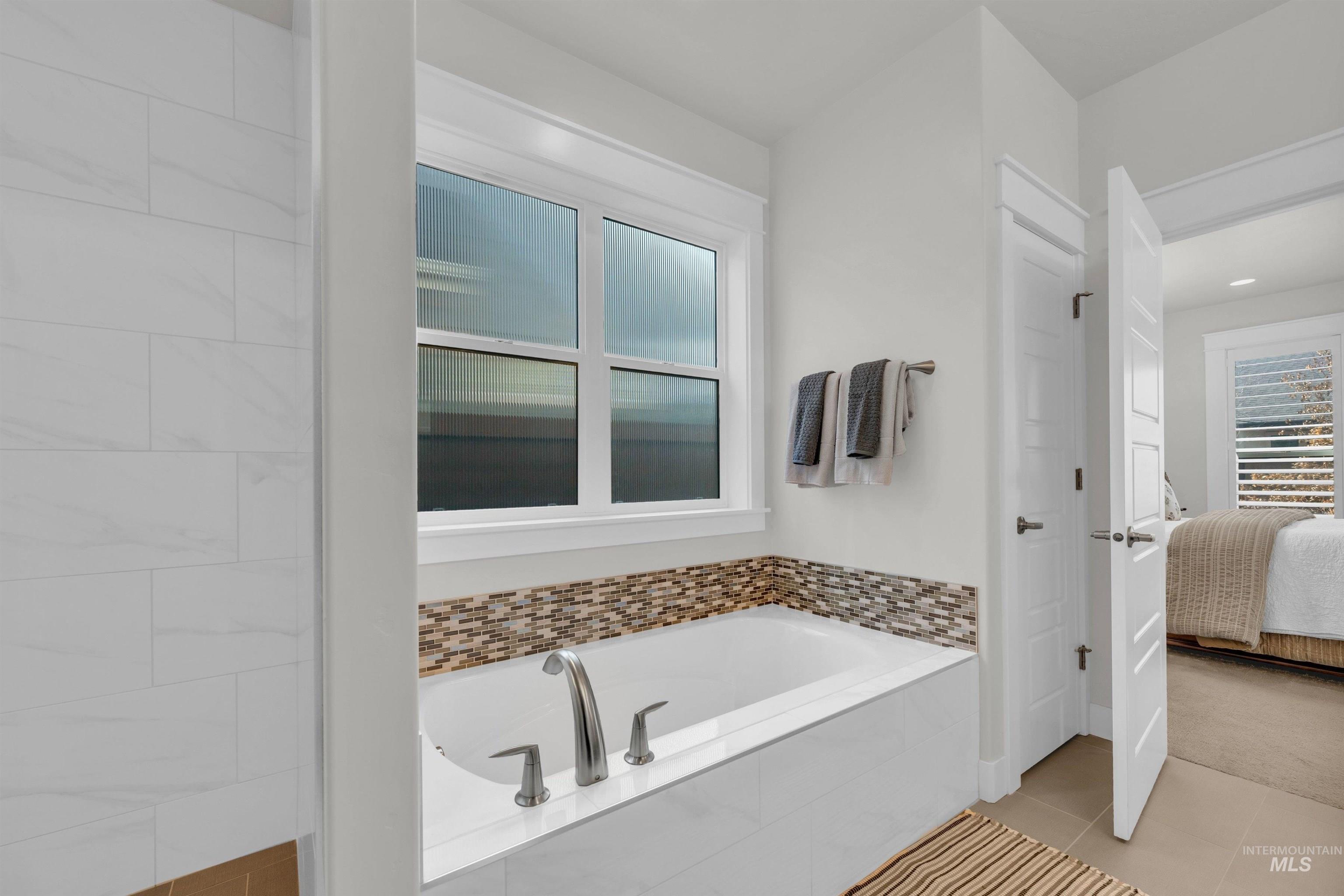 5717 N Fairborn Avenue, Meridian, Idaho 83646, 4 Bedrooms, 2.5 Bathrooms, Residential For Sale, Price $798,000,MLS 98973261