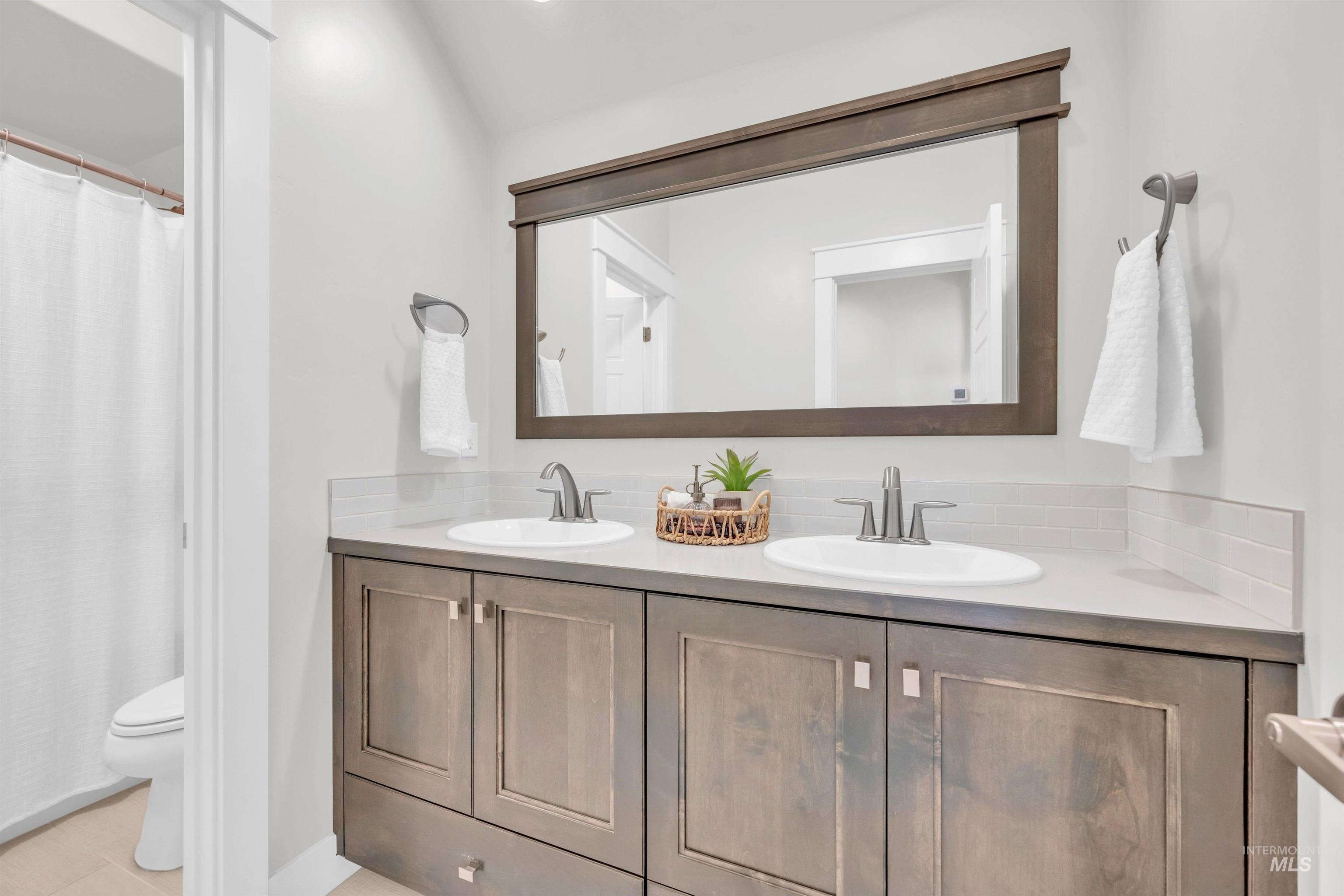 5717 N Fairborn Avenue, Meridian, Idaho 83646, 4 Bedrooms, 2.5 Bathrooms, Residential For Sale, Price $798,000,MLS 98973261