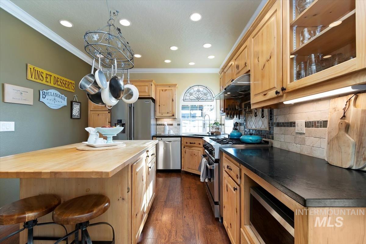 14111 Towers Dr, Caldwell, Idaho 83607, 4 Bedrooms, 2.5 Bathrooms, Residential For Sale, Price $625,000,MLS 98973262