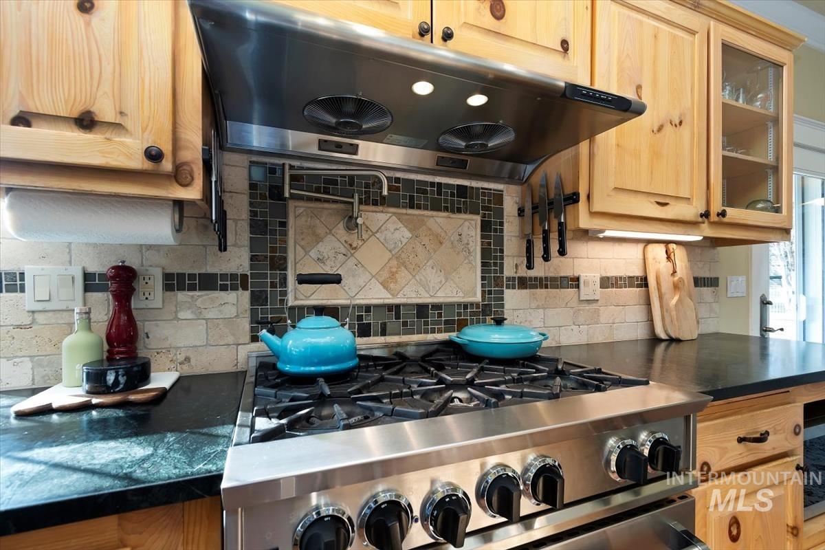 14111 Towers Dr, Caldwell, Idaho 83607, 4 Bedrooms, 2.5 Bathrooms, Residential For Sale, Price $625,000,MLS 98973262