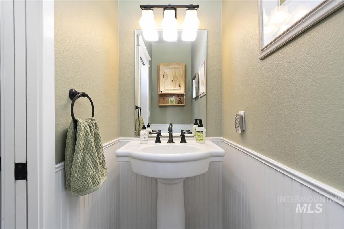 14111 Towers Dr, Caldwell, Idaho 83607, 4 Bedrooms, 2.5 Bathrooms, Residential For Sale, Price $625,000,MLS 98973262