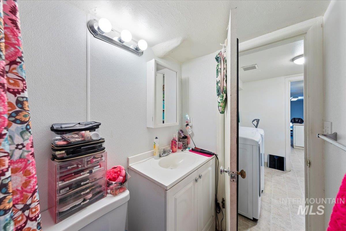 2209 W Idaho St, Boise, Idaho 83709, 2 Bedrooms, 1 Bathroom, Residential Income For Sale, Price $1,075,000,MLS 98973264