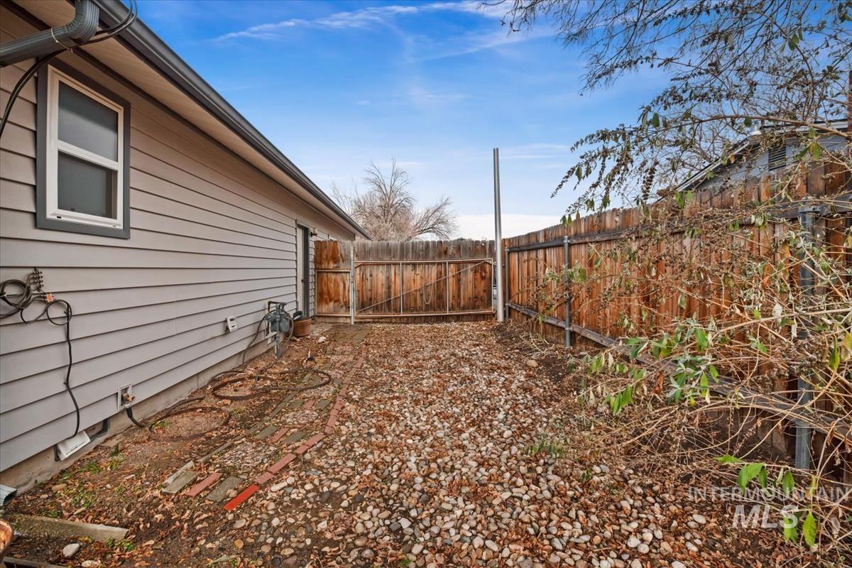 10705 W Onondaga Dr, Boise, Idaho 83709, 3 Bedrooms, 2.5 Bathrooms, Residential For Sale, Price $499,500,MLS 98973266