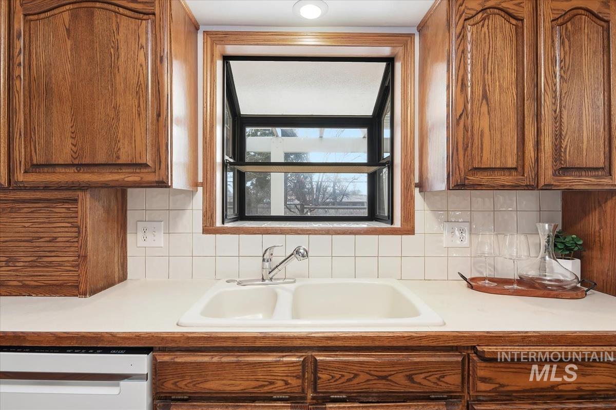 10705 W Onondaga Dr, Boise, Idaho 83709, 3 Bedrooms, 2.5 Bathrooms, Residential For Sale, Price $499,500,MLS 98973266