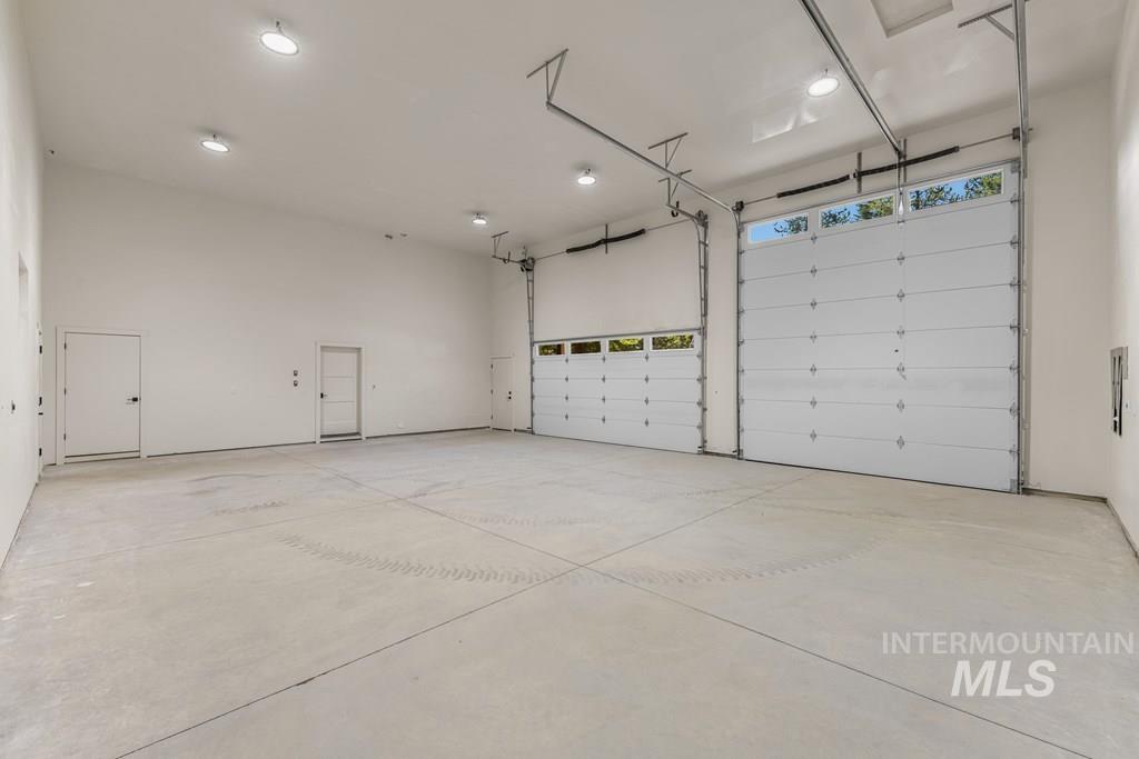 12850 Aurora Dr., Donnelly, Idaho 83615, 3 Bedrooms, 2.5 Bathrooms, Residential For Sale, Price $995,000,MLS 98973267