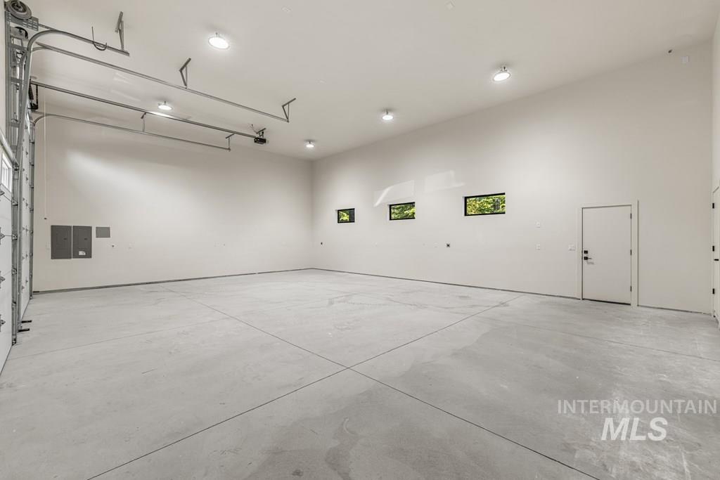 12850 Aurora Dr., Donnelly, Idaho 83615, 3 Bedrooms, 2.5 Bathrooms, Residential For Sale, Price $995,000,MLS 98973267