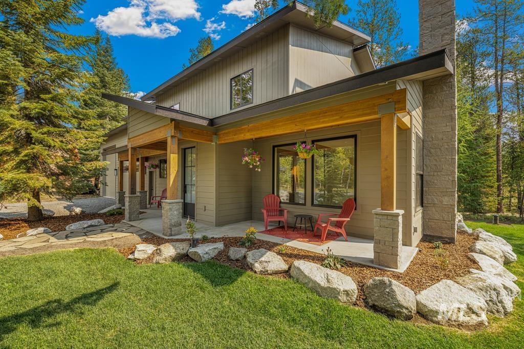 12850 Aurora Dr., Donnelly, Idaho 83615, 3 Bedrooms, 2.5 Bathrooms, Residential For Sale, Price $995,000,MLS 98973267