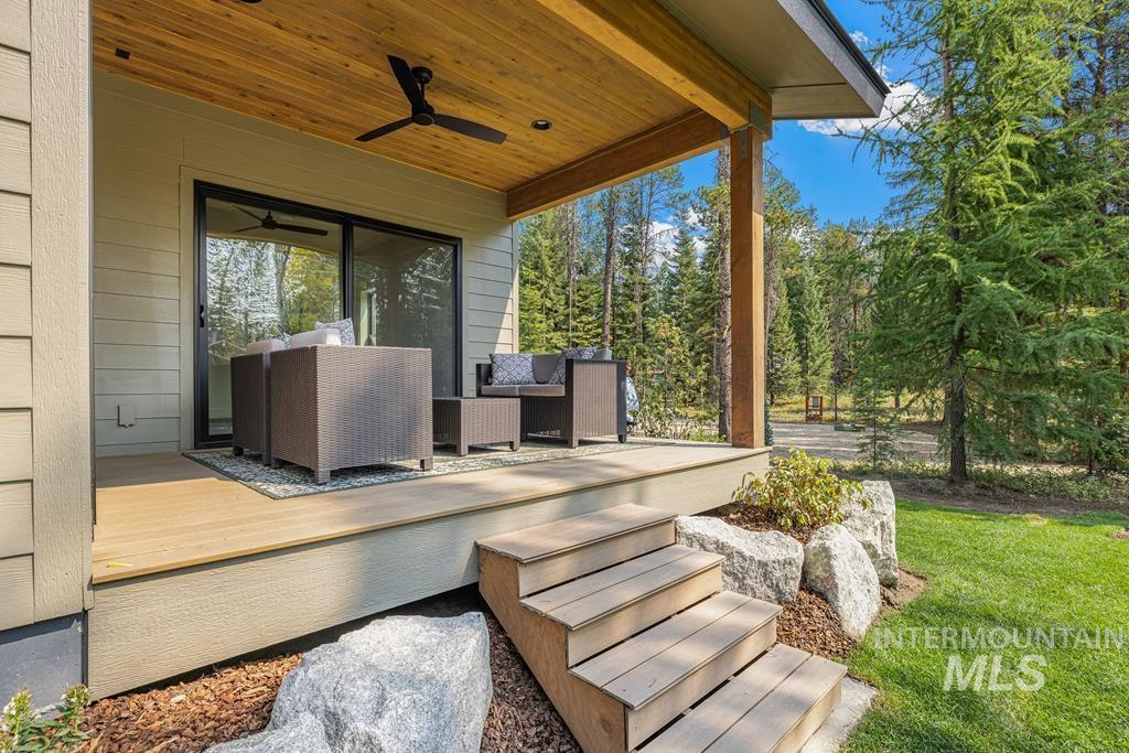 12850 Aurora Dr., Donnelly, Idaho 83615, 3 Bedrooms, 2.5 Bathrooms, Residential For Sale, Price $995,000,MLS 98973267