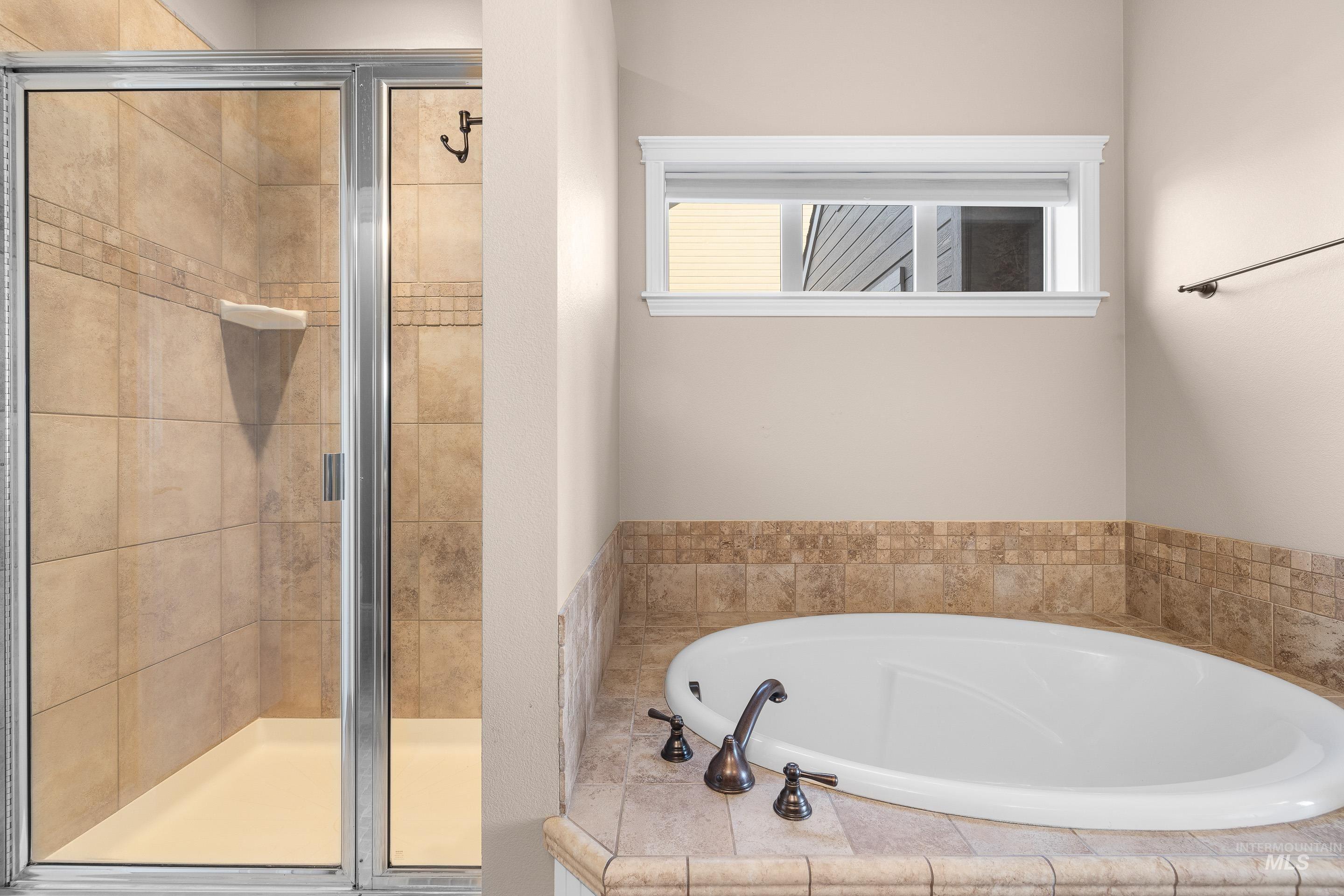 2208 E. Sicily St, Meridian, Idaho 83642, 4 Bedrooms, 3.5 Bathrooms, Residential For Sale, Price $699,900,MLS 98973268