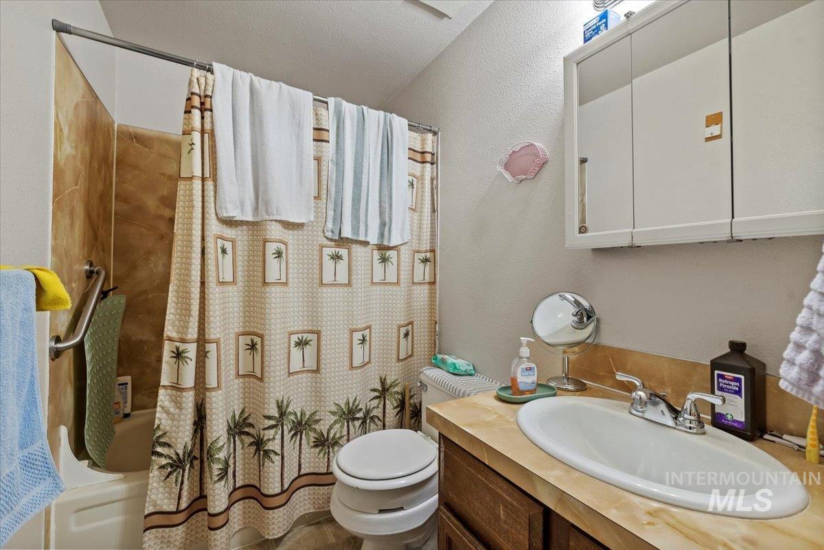 819 N Benjamin Ln, Boise, Idaho 83704, 2 Bedrooms, 1.5 Bathrooms, Residential Income For Sale, Price $849,900,MLS 98973269