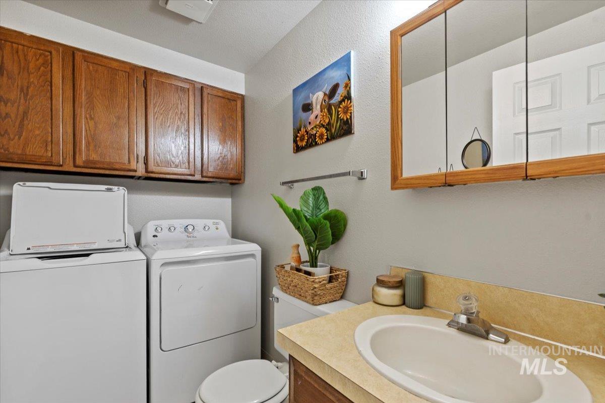 819 N Benjamin Ln, Boise, Idaho 83704, 2 Bedrooms, 1.5 Bathrooms, Residential Income For Sale, Price $849,900,MLS 98973269