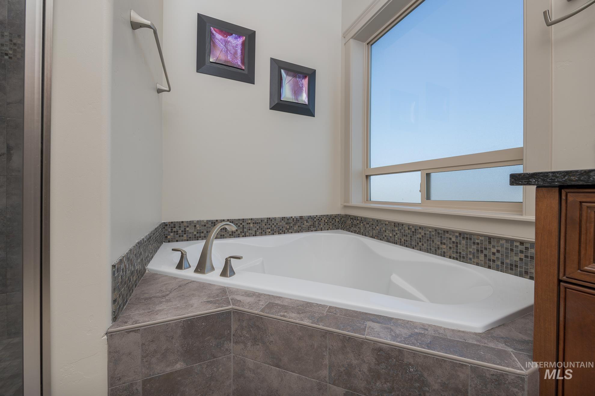 6916 E Brindle Point Dr, Nampa, Idaho 83687, 4 Bedrooms, 2.5 Bathrooms, Residential For Sale, Price $1,320,000,MLS 98973273