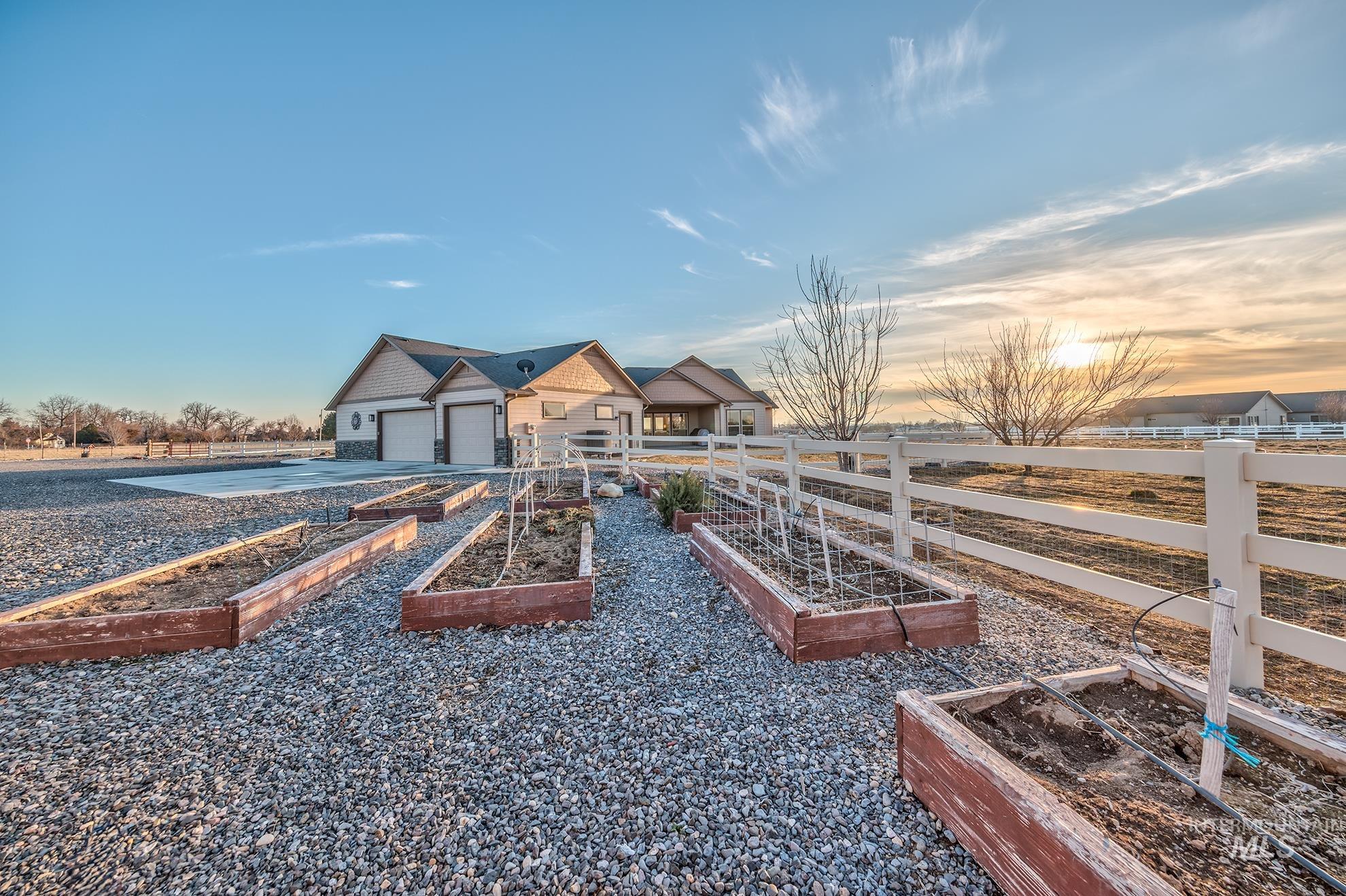 6916 E Brindle Point Dr, Nampa, Idaho 83687, 4 Bedrooms, 2.5 Bathrooms, Residential For Sale, Price $1,320,000,MLS 98973273