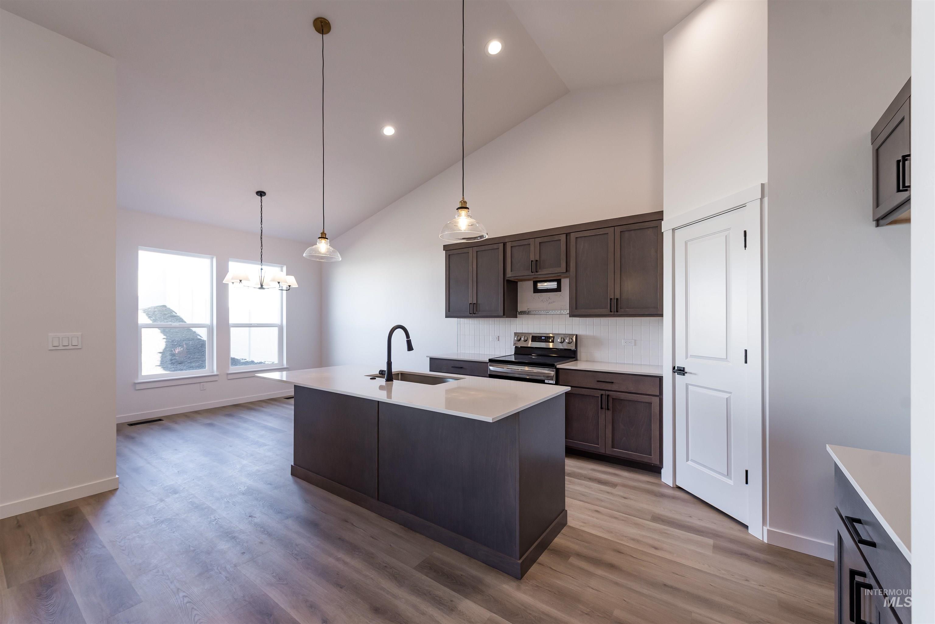 380 S Bumper Way, Boise, Idaho 83716, 3 Bedrooms, 2.5 Bathrooms, Residential For Sale, Price $489,900, 98973274