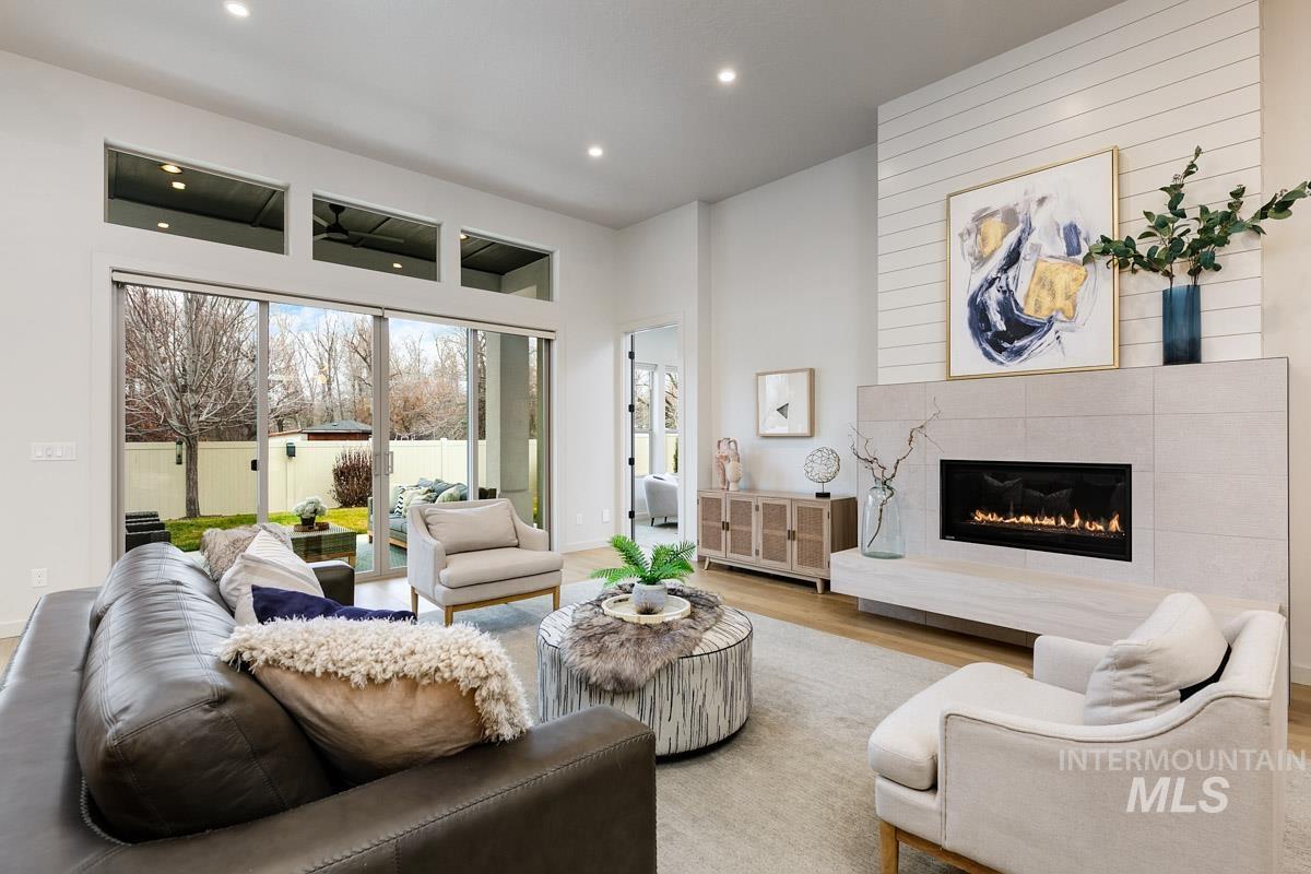 556 W Carnelian Lane, Eagle, Idaho 83616, 3 Bedrooms, 2 Bathrooms, Residential For Sale, Price $799,000,MLS 98973275