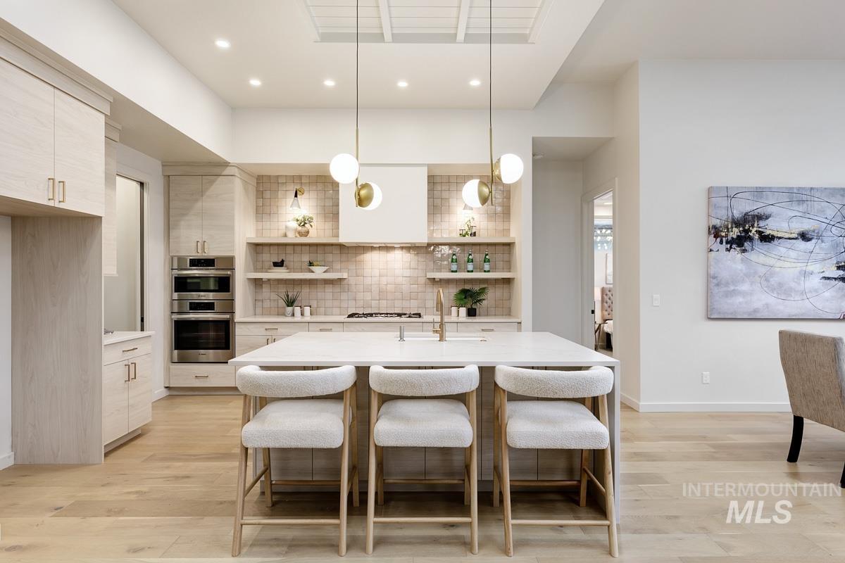 556 W Carnelian Lane, Eagle, Idaho 83616, 3 Bedrooms, 2 Bathrooms, Residential For Sale, Price $799,000,MLS 98973275