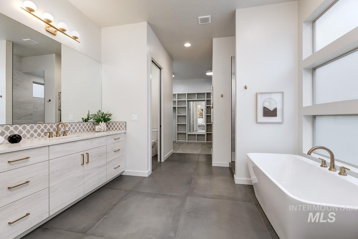 556 W Carnelian Lane, Eagle, Idaho 83616, 3 Bedrooms, 2 Bathrooms, Residential For Sale, Price $799,000,MLS 98973275